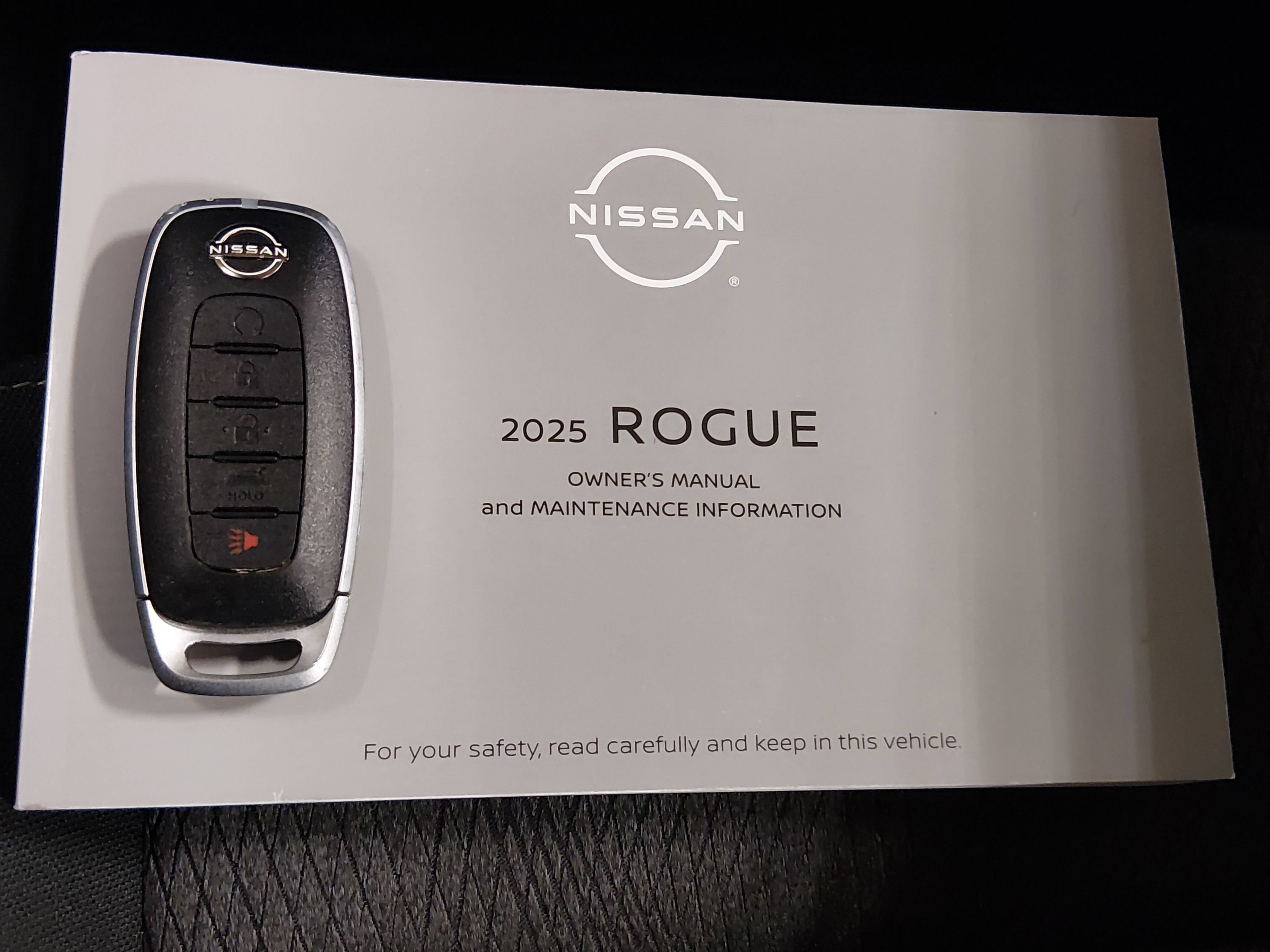 2025 Nissan Rogue SV - Photo 15