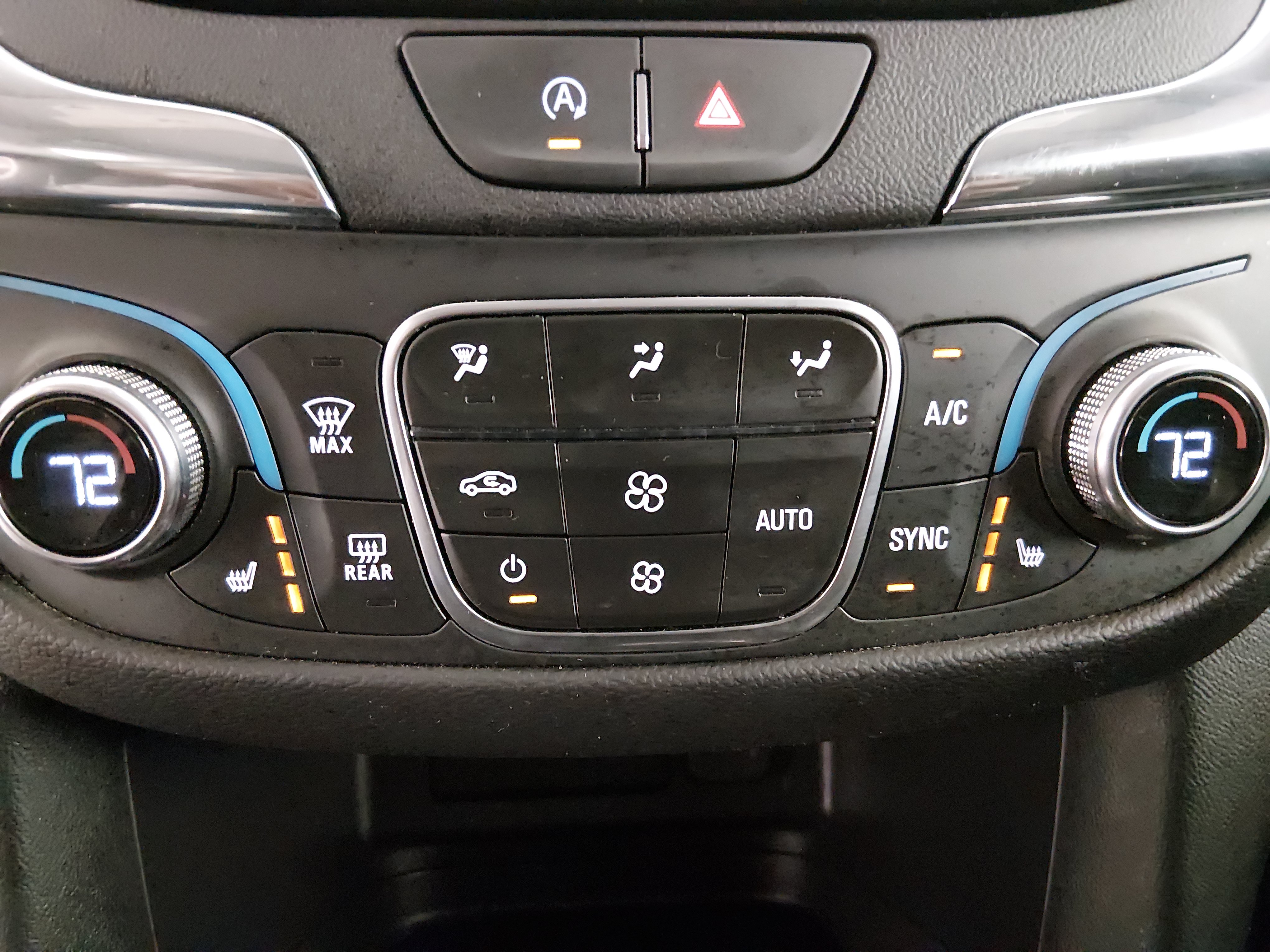2024 Chevrolet Equinox LT - Photo 17