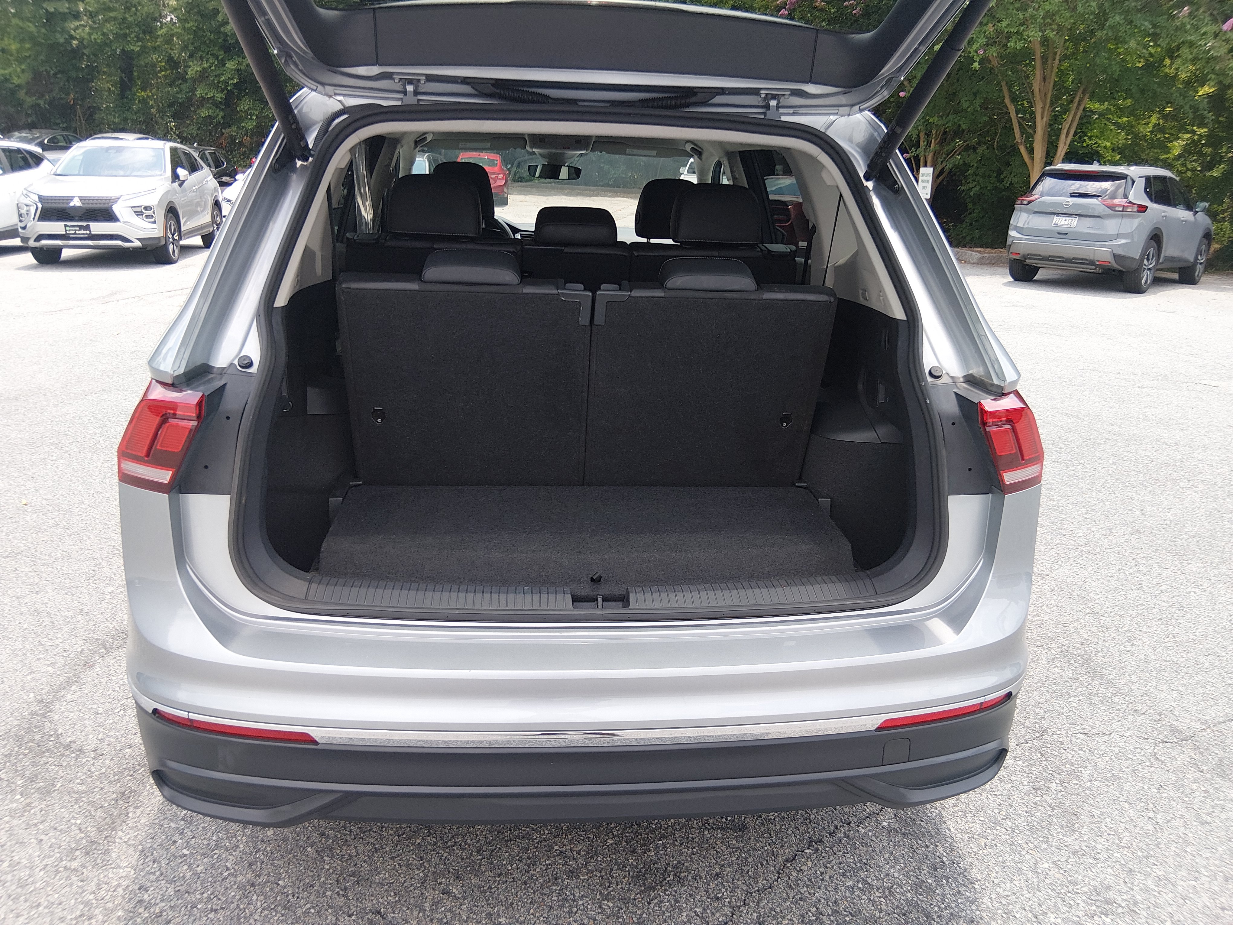2024 Volkswagen Tiguan SE - Photo 11