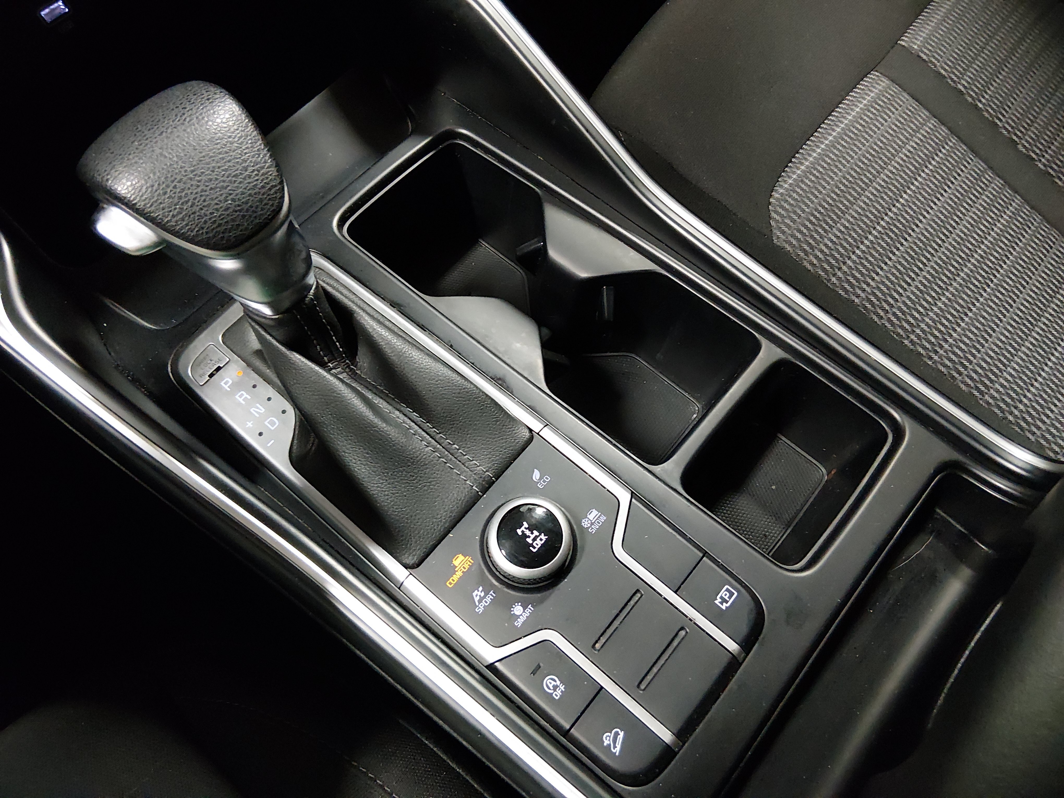 2023 Kia Sorento LX - Photo 20