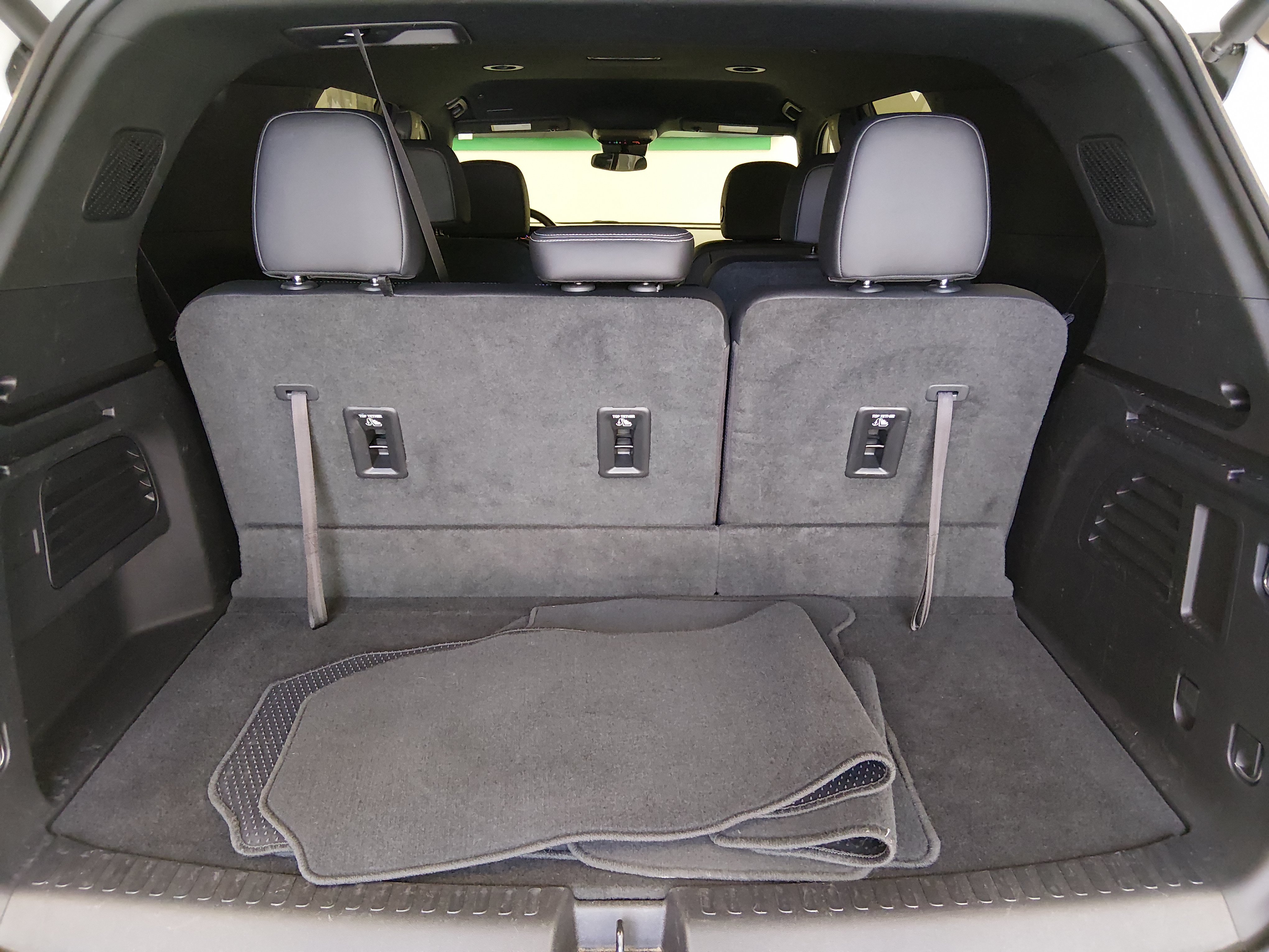 2025 Chevrolet Traverse LT - Photo 11