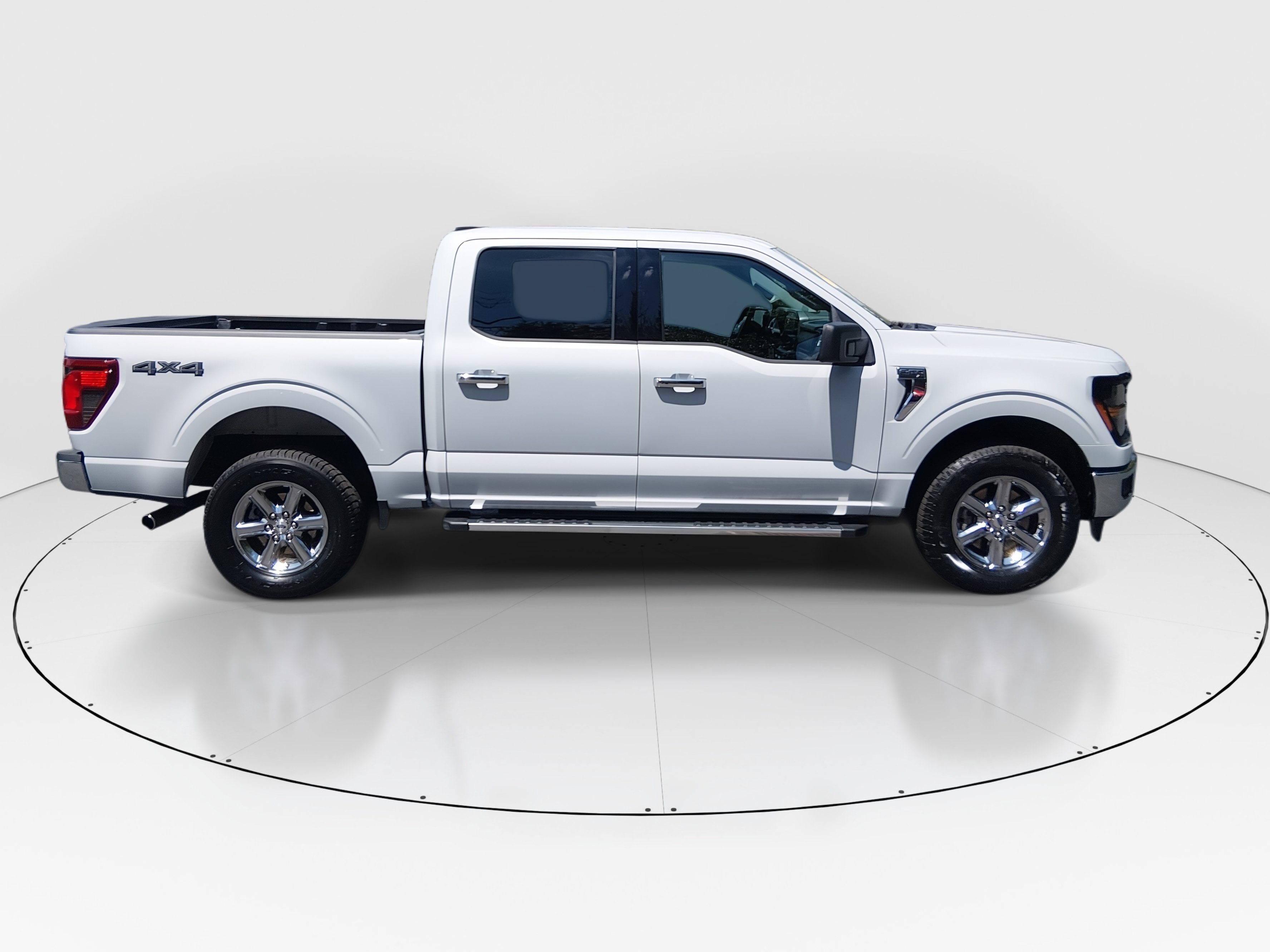 2025 Ford F-150 XLT - Photo 8