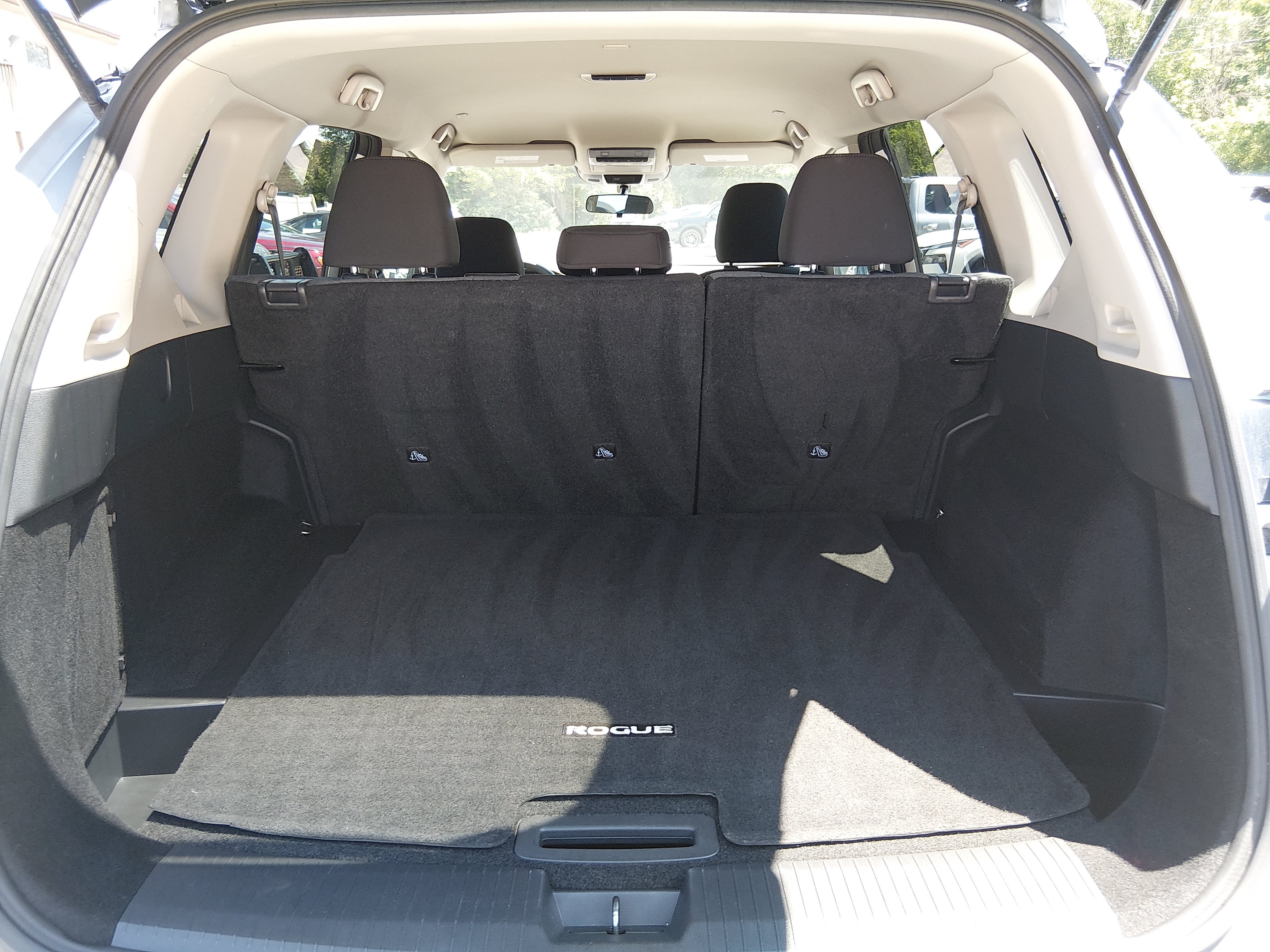 2023 Nissan Rogue SV - Photo 11