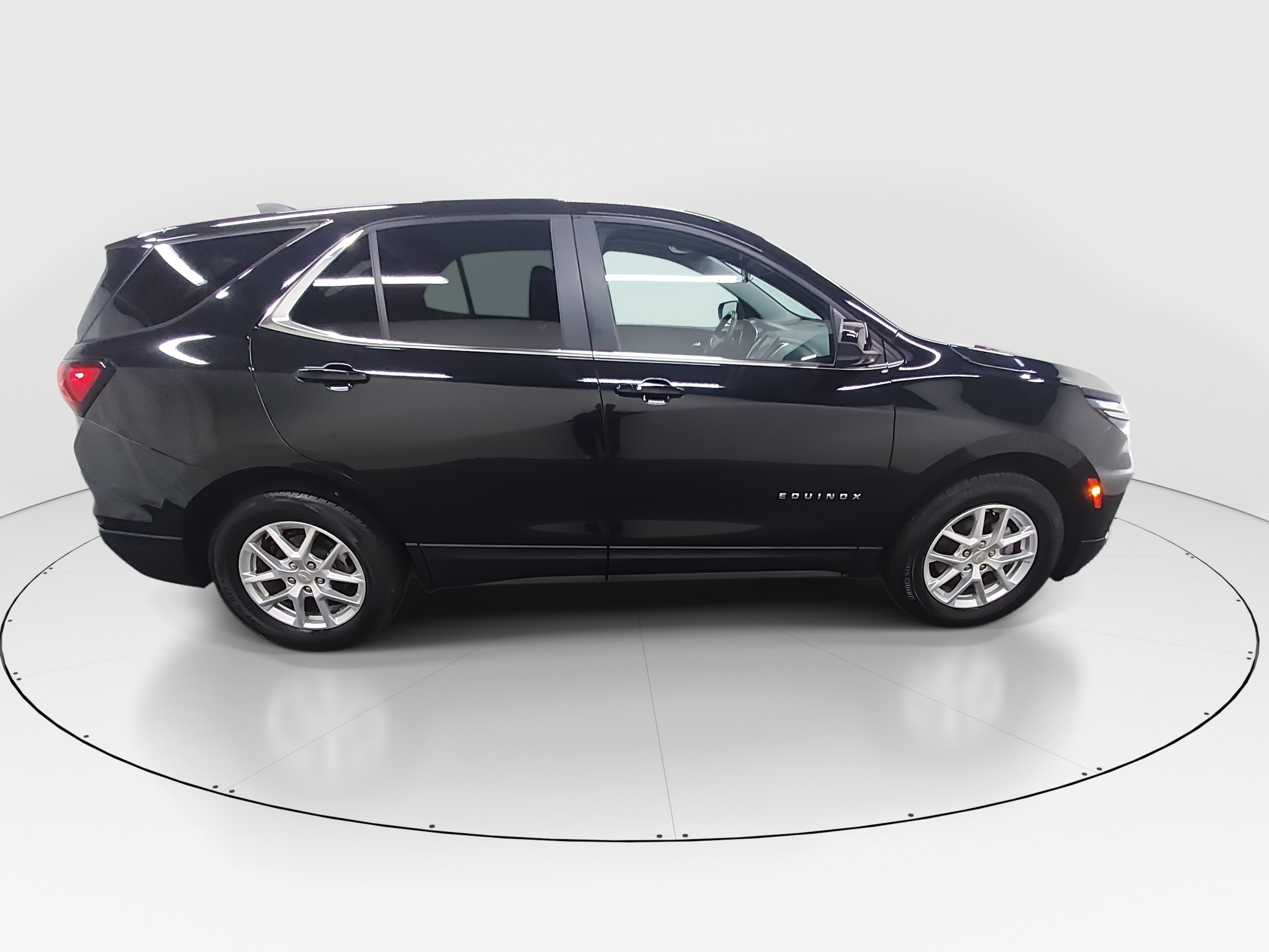 2024 Chevrolet Equinox LT - Photo 8