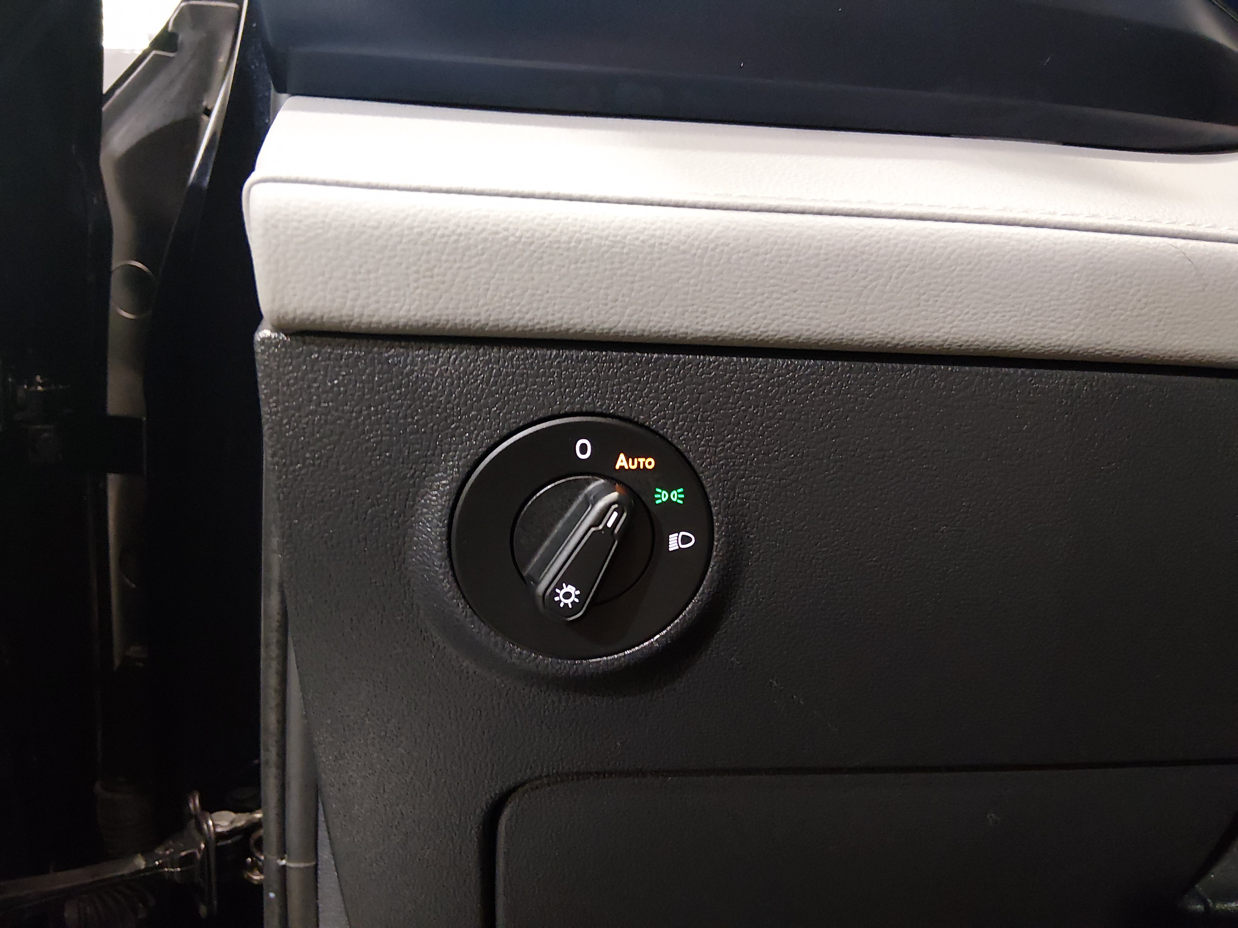 2024 Volkswagen Taos SE - Photo 13