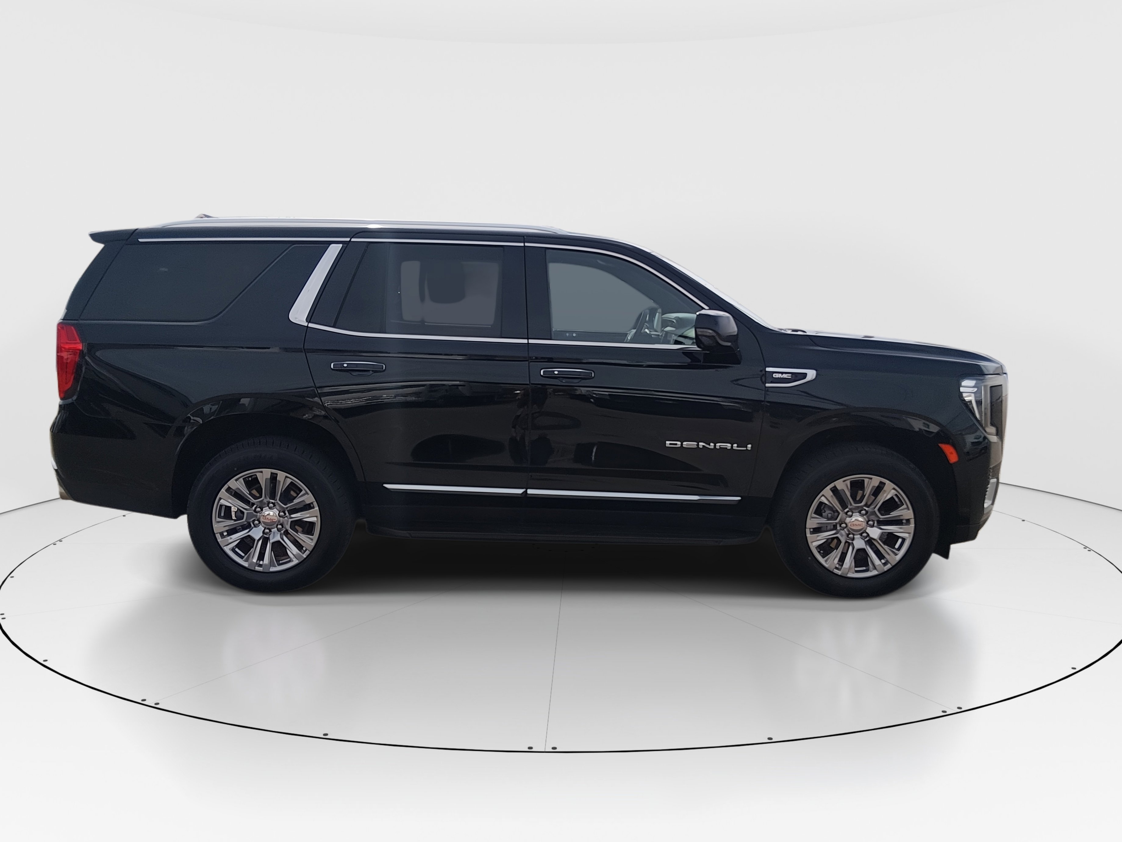 2024 GMC Yukon Denali - Photo 8