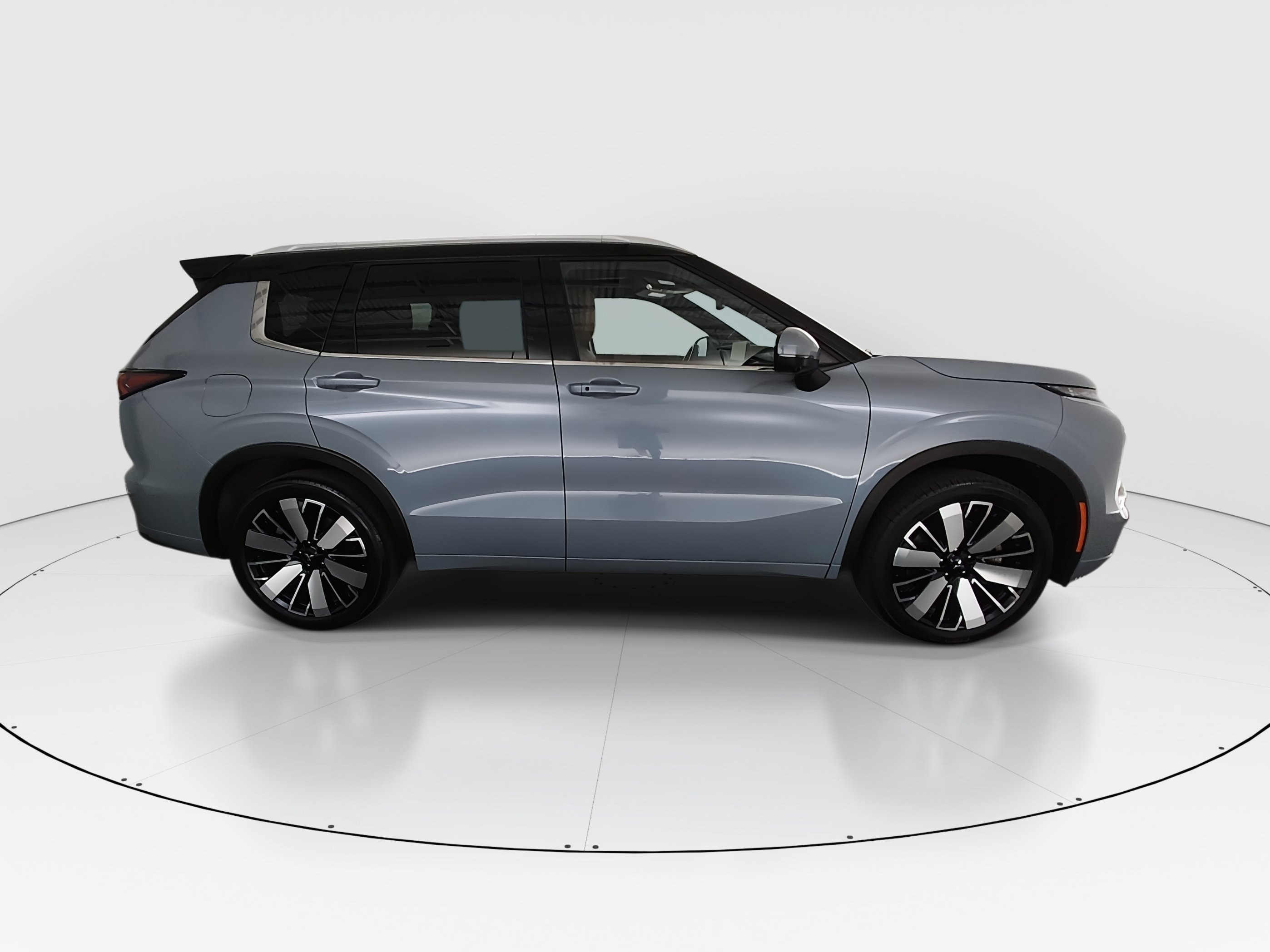 2025 Mitsubishi Outlander SEL - Photo 8