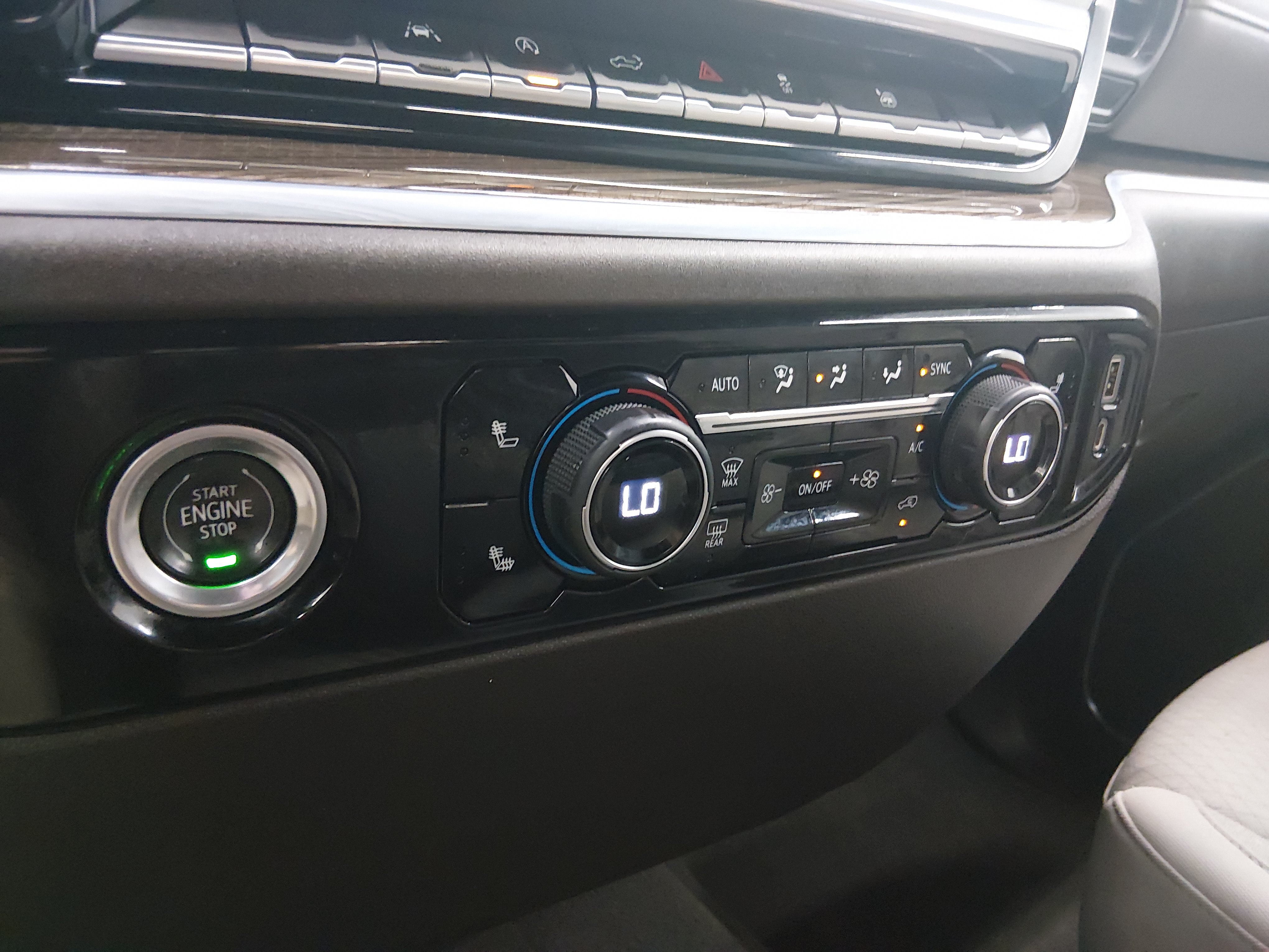 2022 Chevrolet Silverado 1500 RST - Photo 13