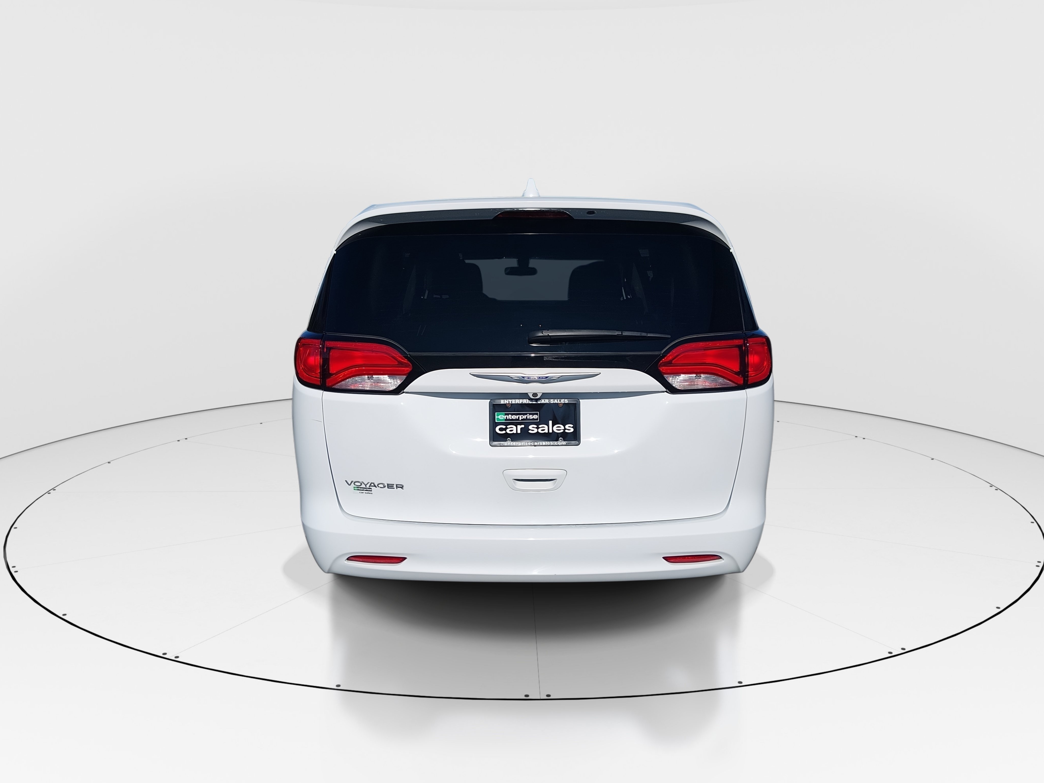 2020 Chrysler Voyager LX - Photo 6