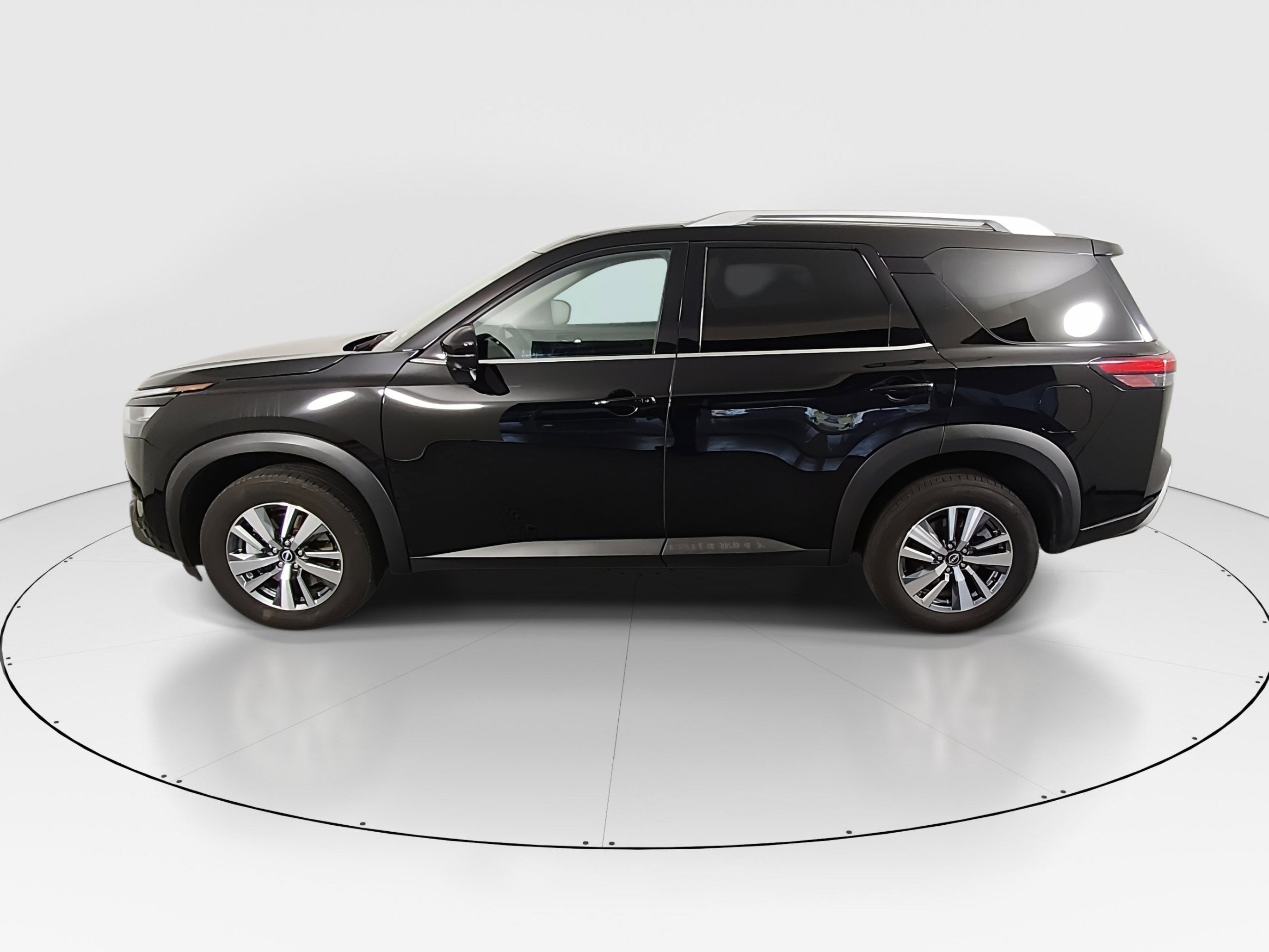 2025 Nissan Pathfinder SL 4WD 4