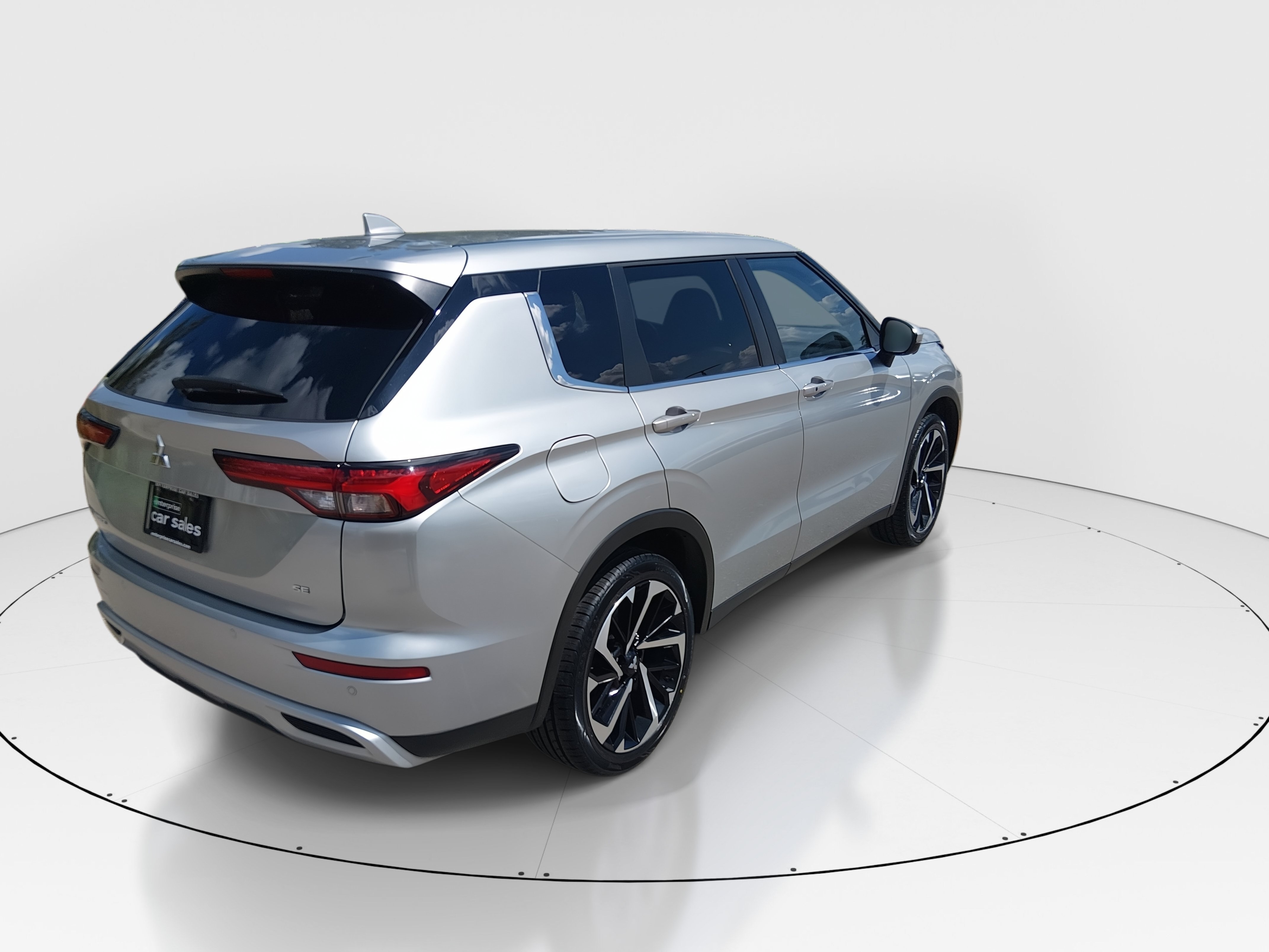 2024 Mitsubishi Outlander SE - Photo 7