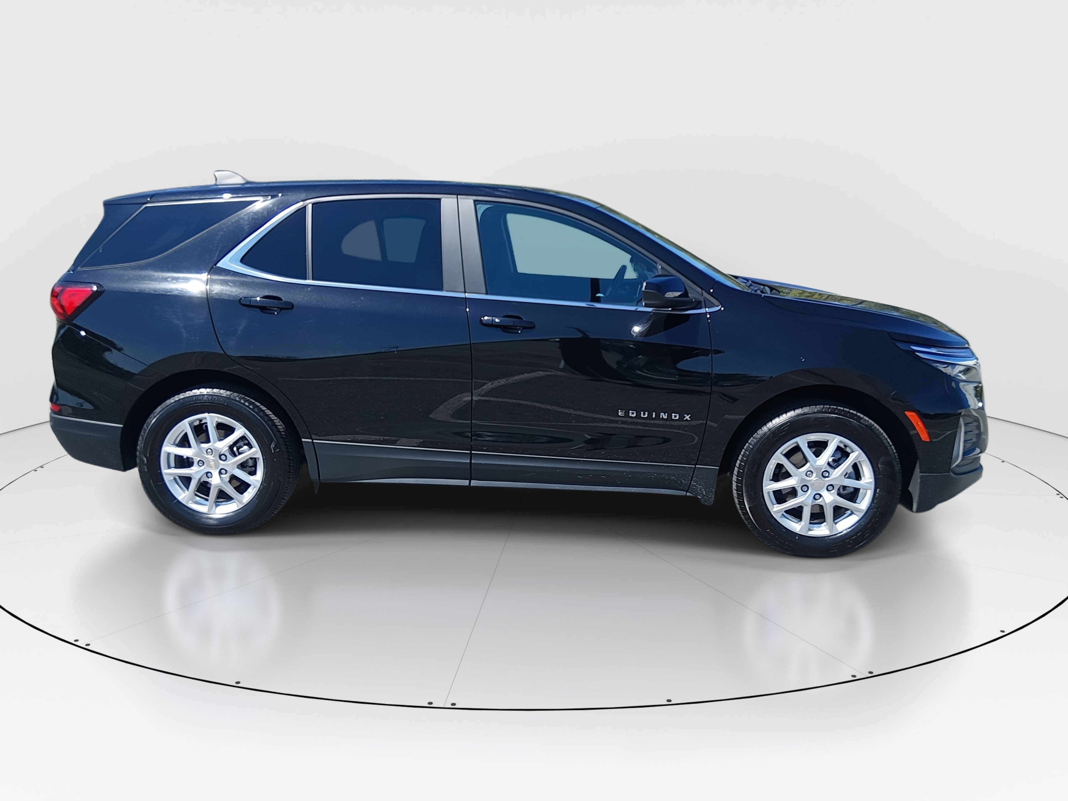 2024 Chevrolet Equinox LT - Photo 8