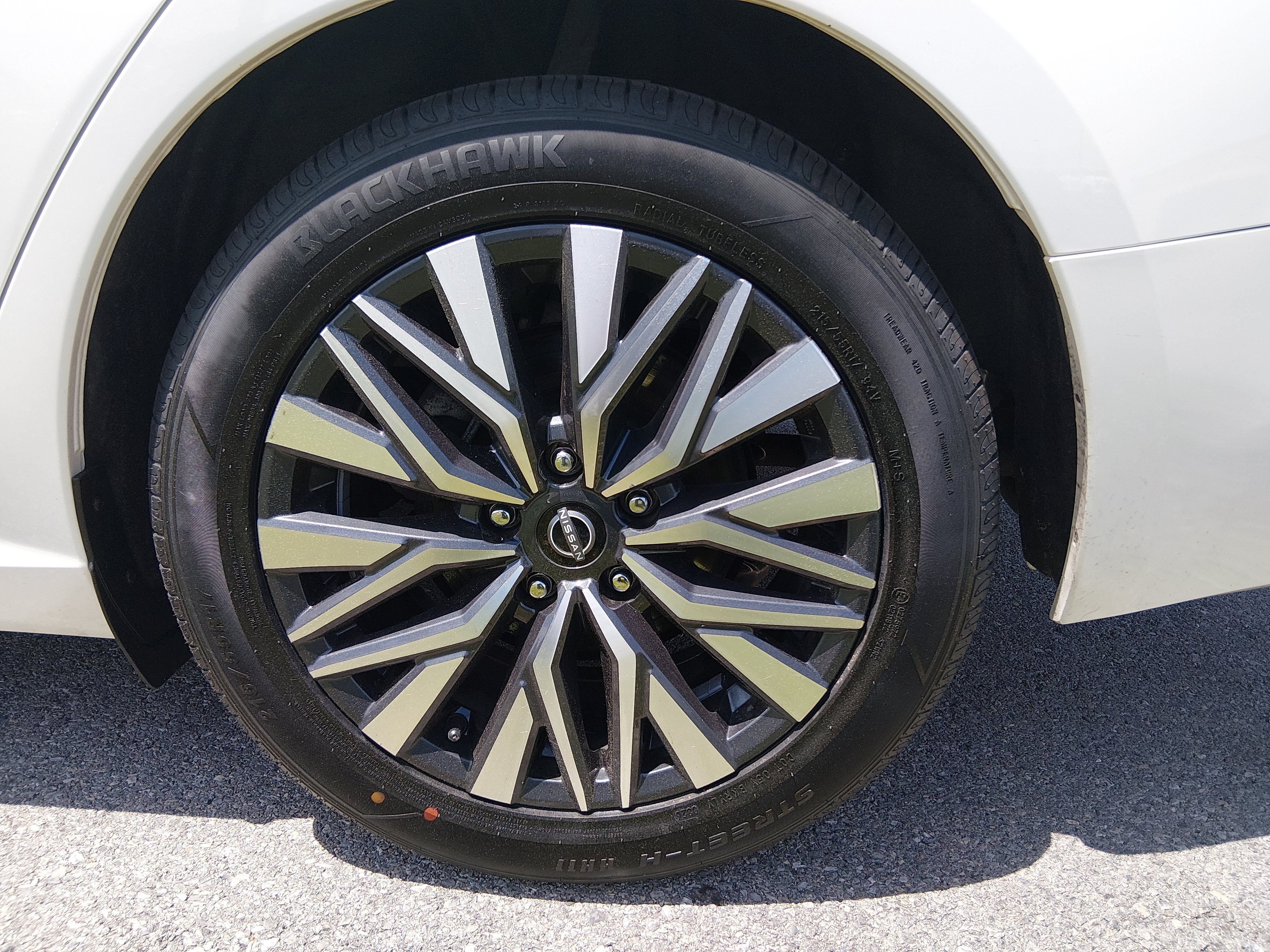 2024 Nissan Altima SV - Photo 10