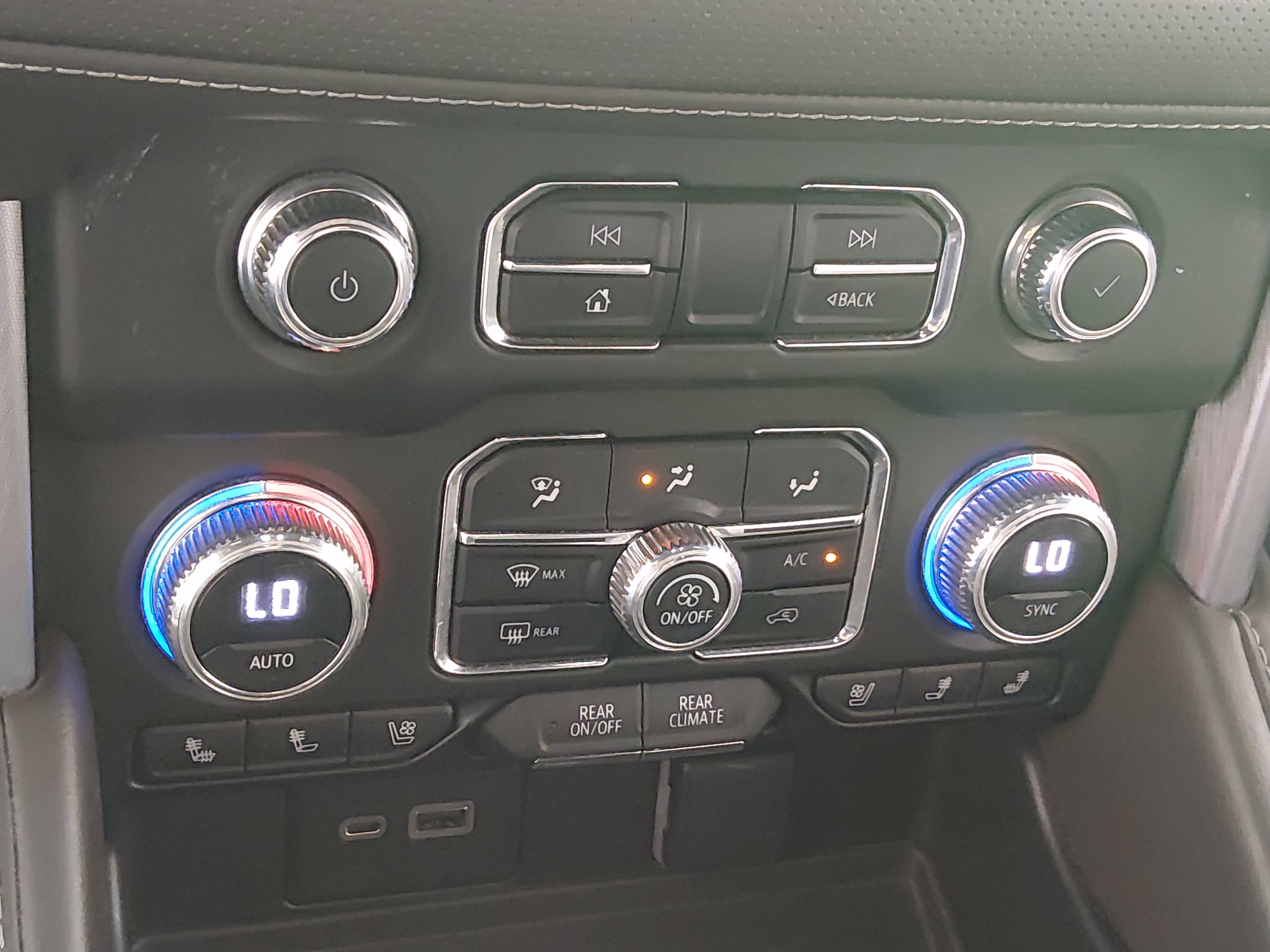 2023 GMC Yukon SLT - Photo 20