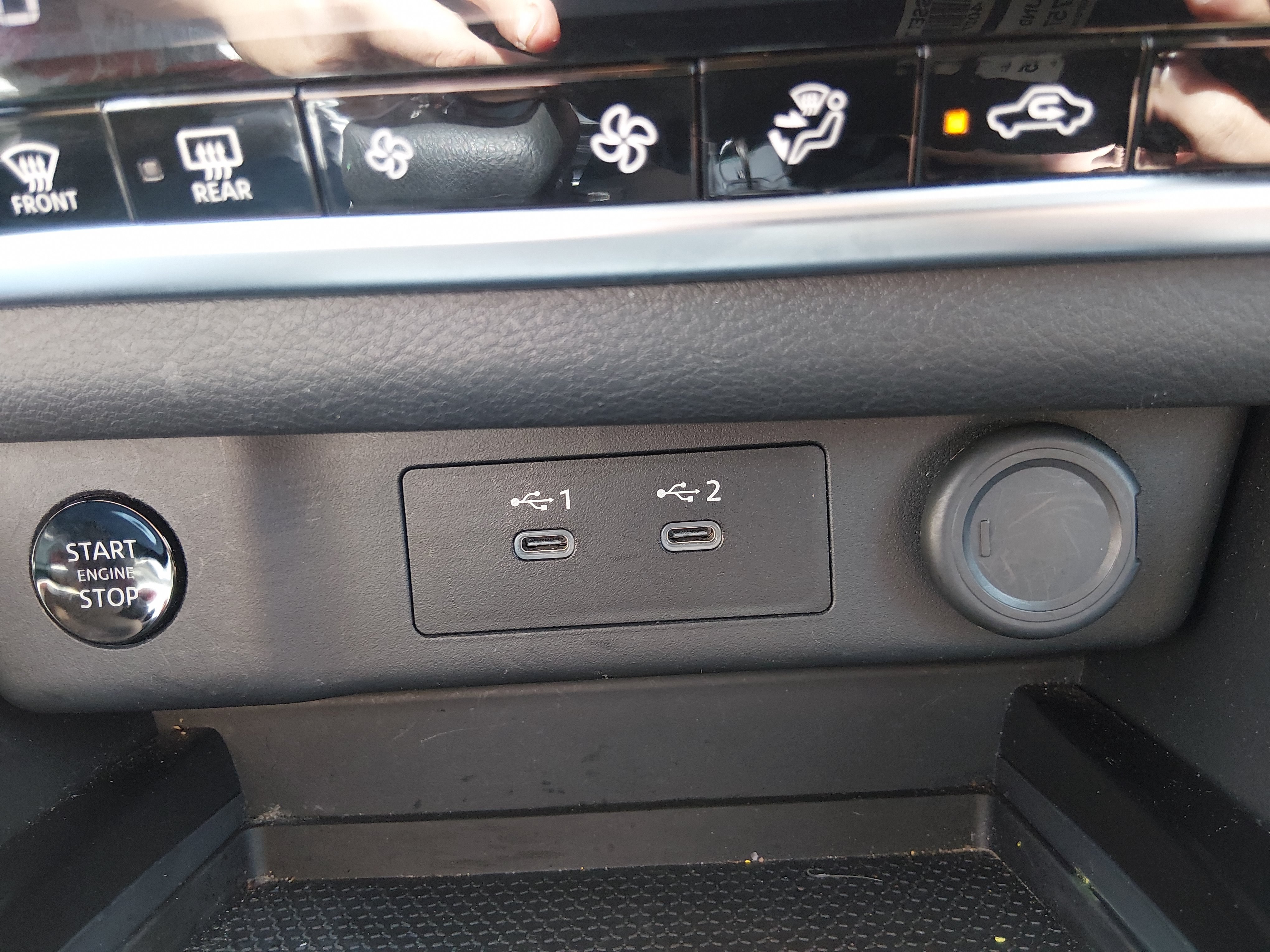 2025 Nissan Rogue SV - Photo 18