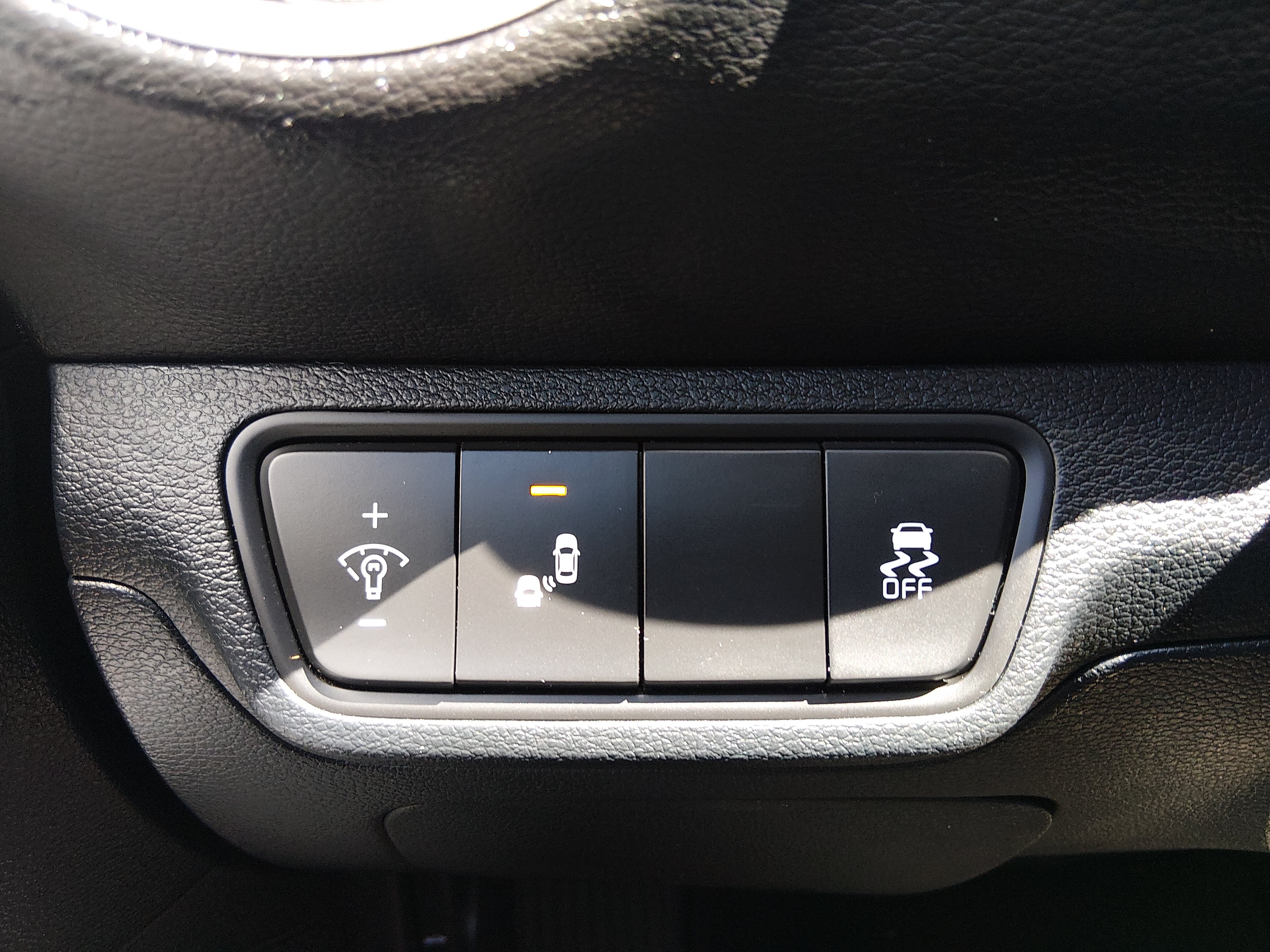 2024 Kia Forte LXS - Photo 13