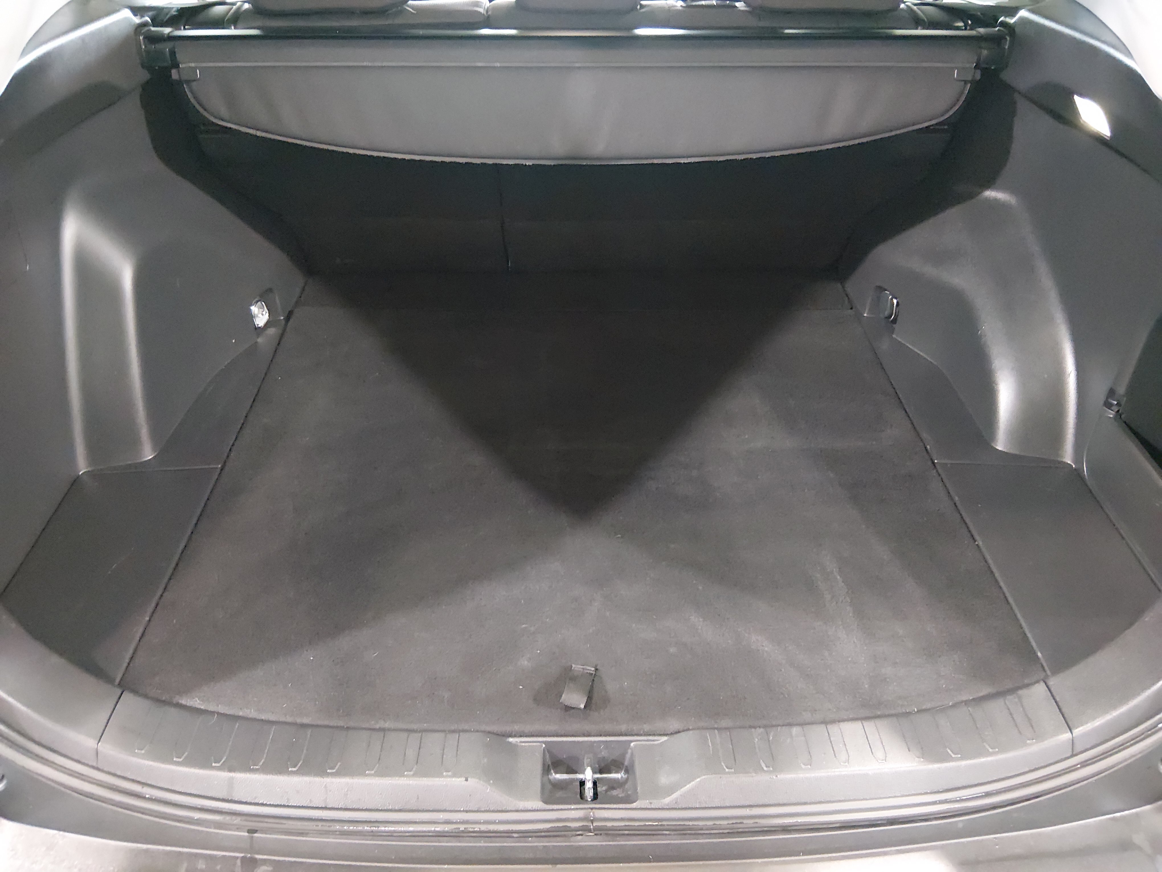 2025 Toyota RAV4 XLE - Photo 11