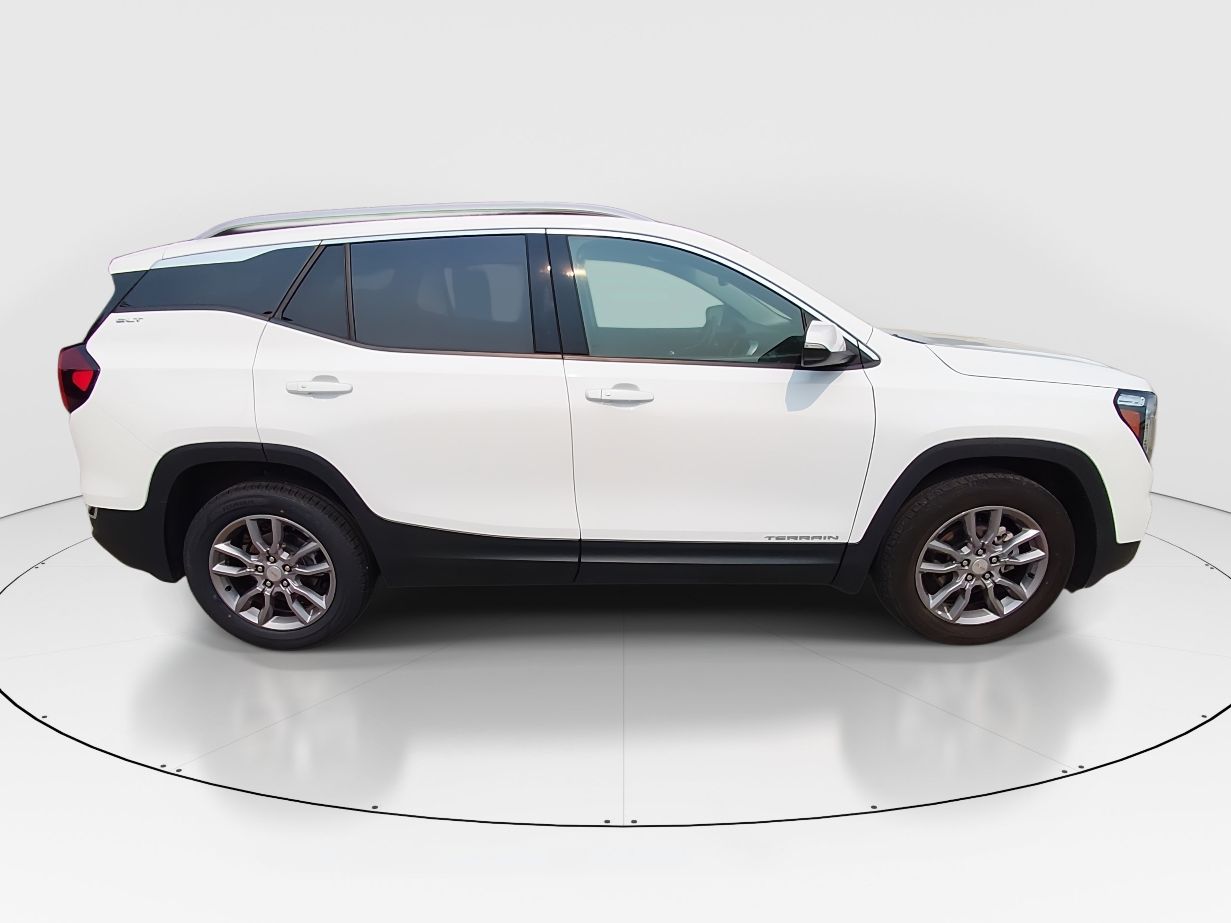 2024 GMC Terrain SLT - Photo 8