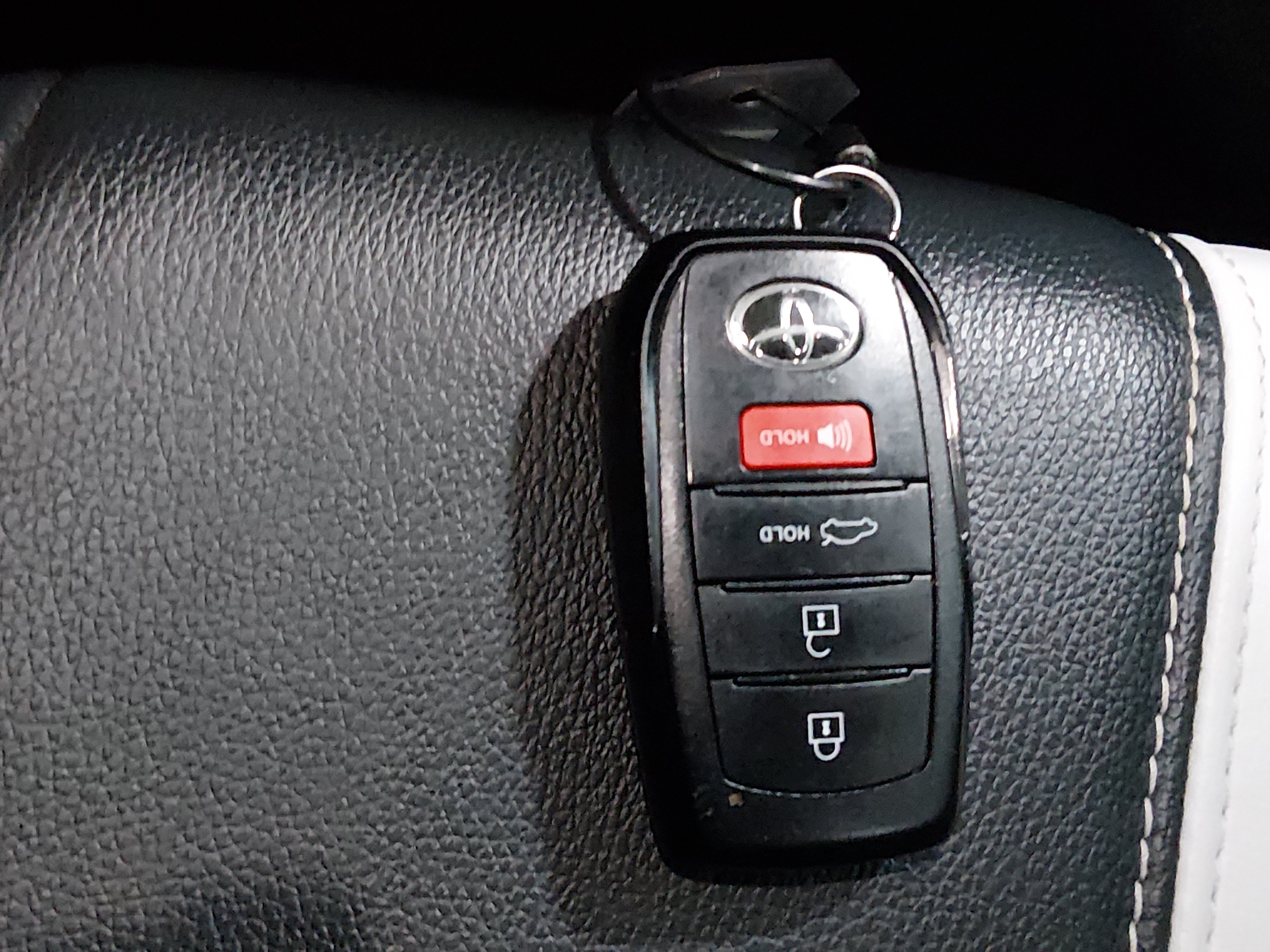 2025 Toyota Camry SE - Photo 15