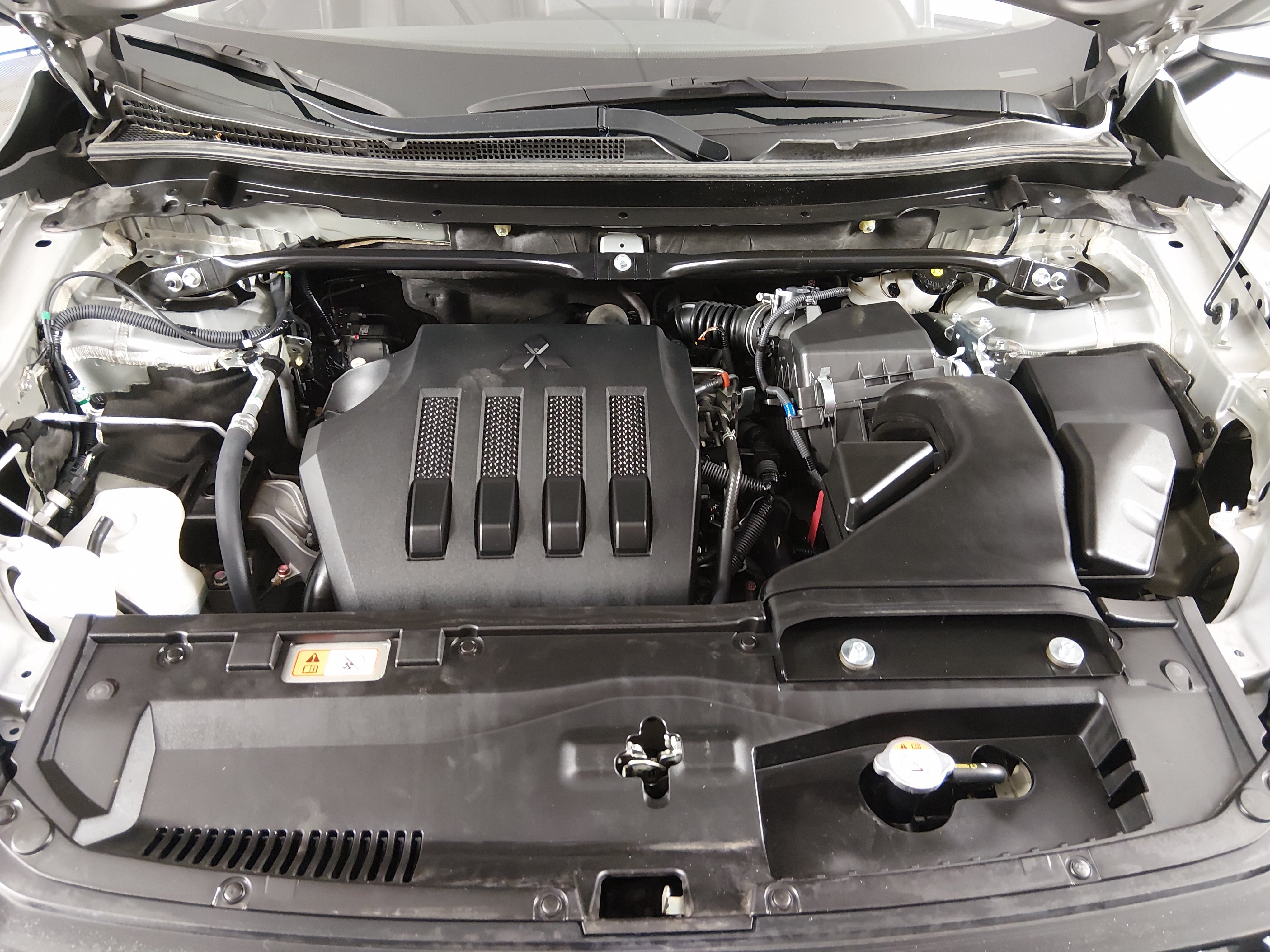 2024 Mitsubishi Eclipse Cross SE - Photo 9