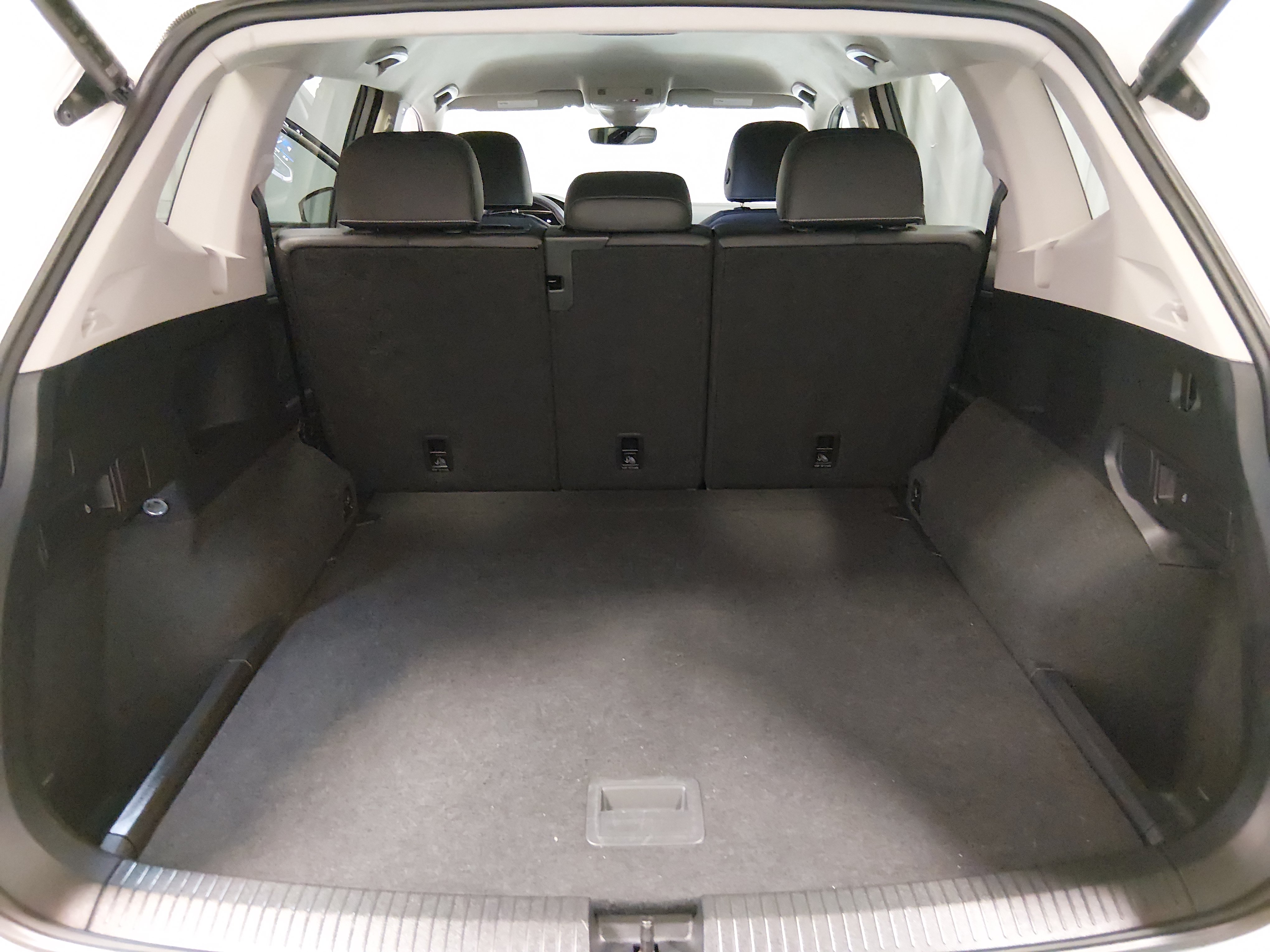 2024 Volkswagen Tiguan SE - Photo 11