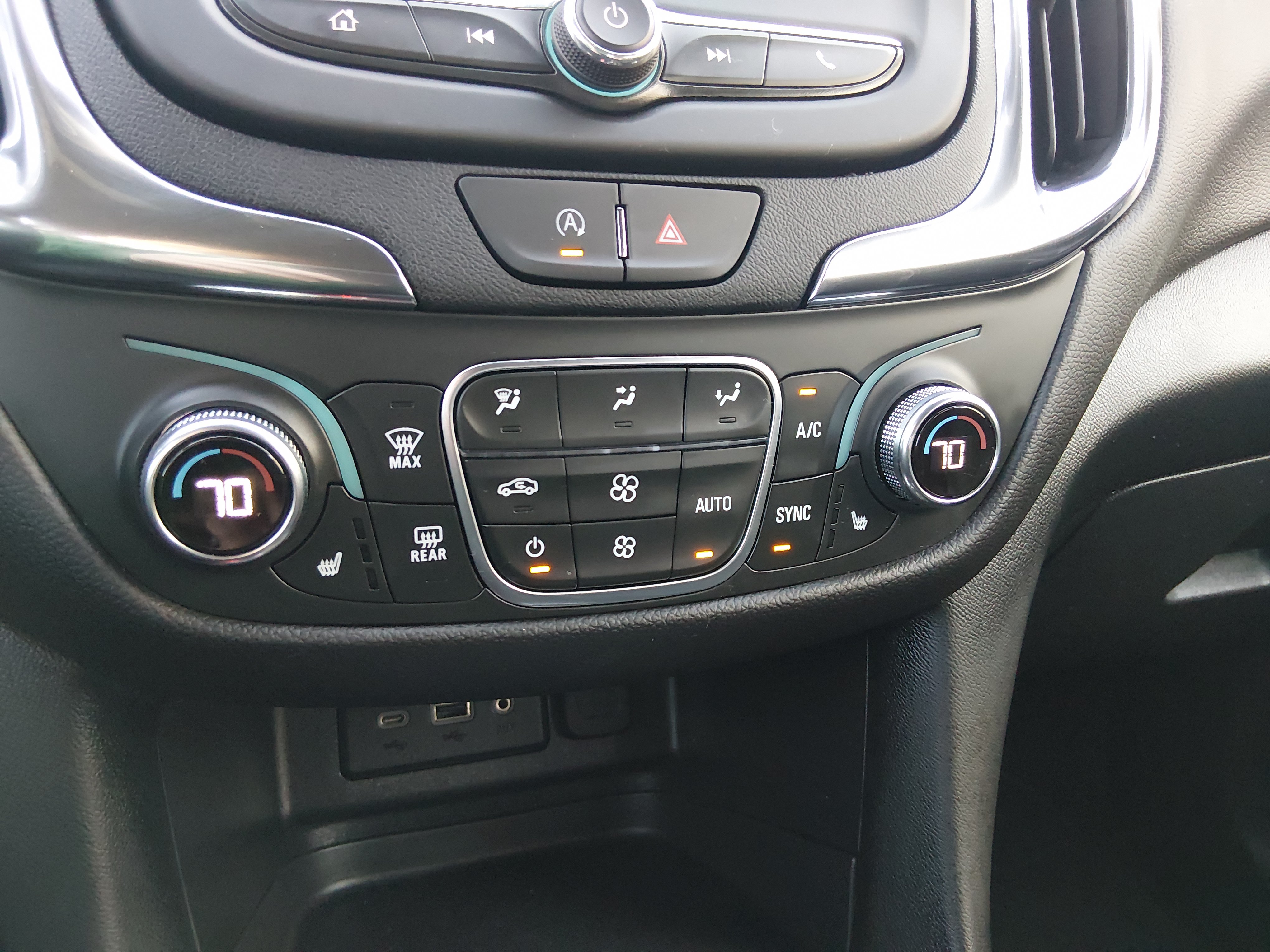 2024 Chevrolet Equinox LT - Photo 24