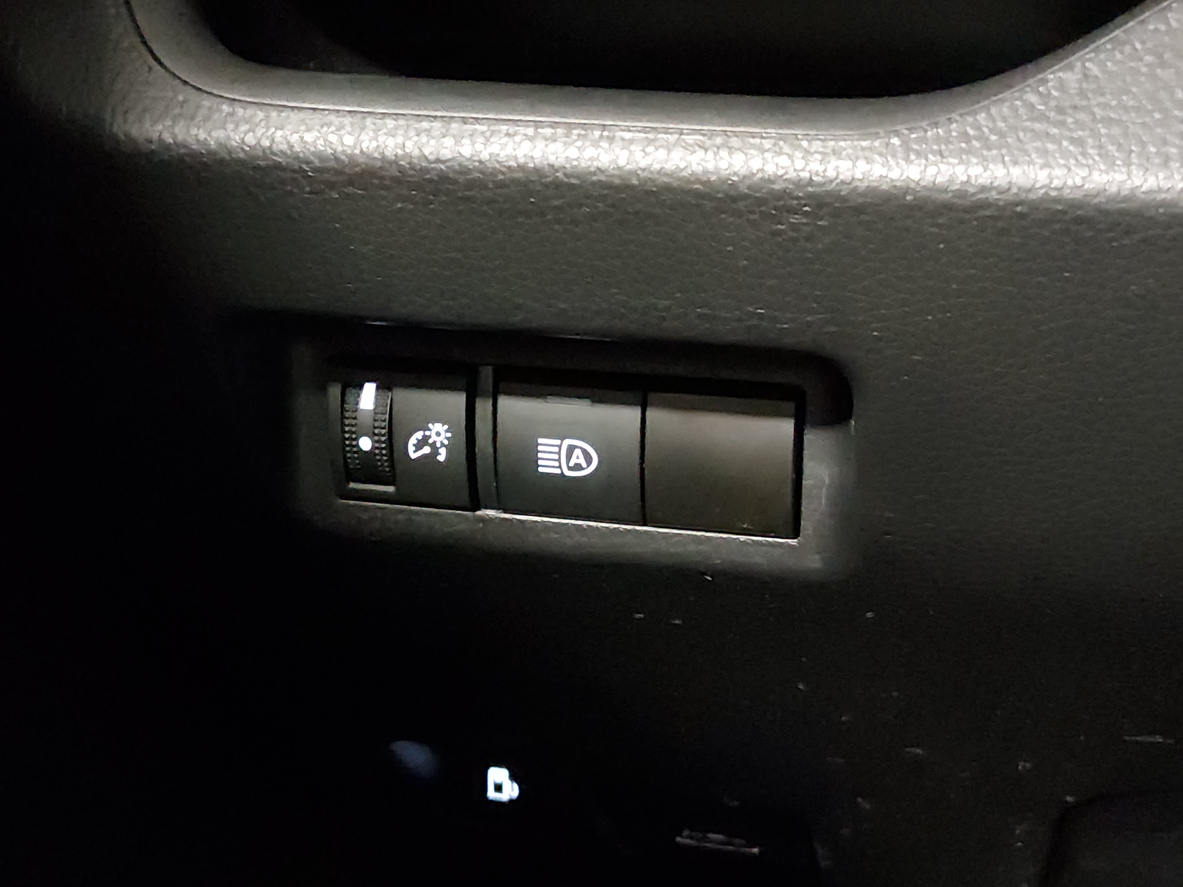 2024 Toyota RAV4 XLE - Photo 13