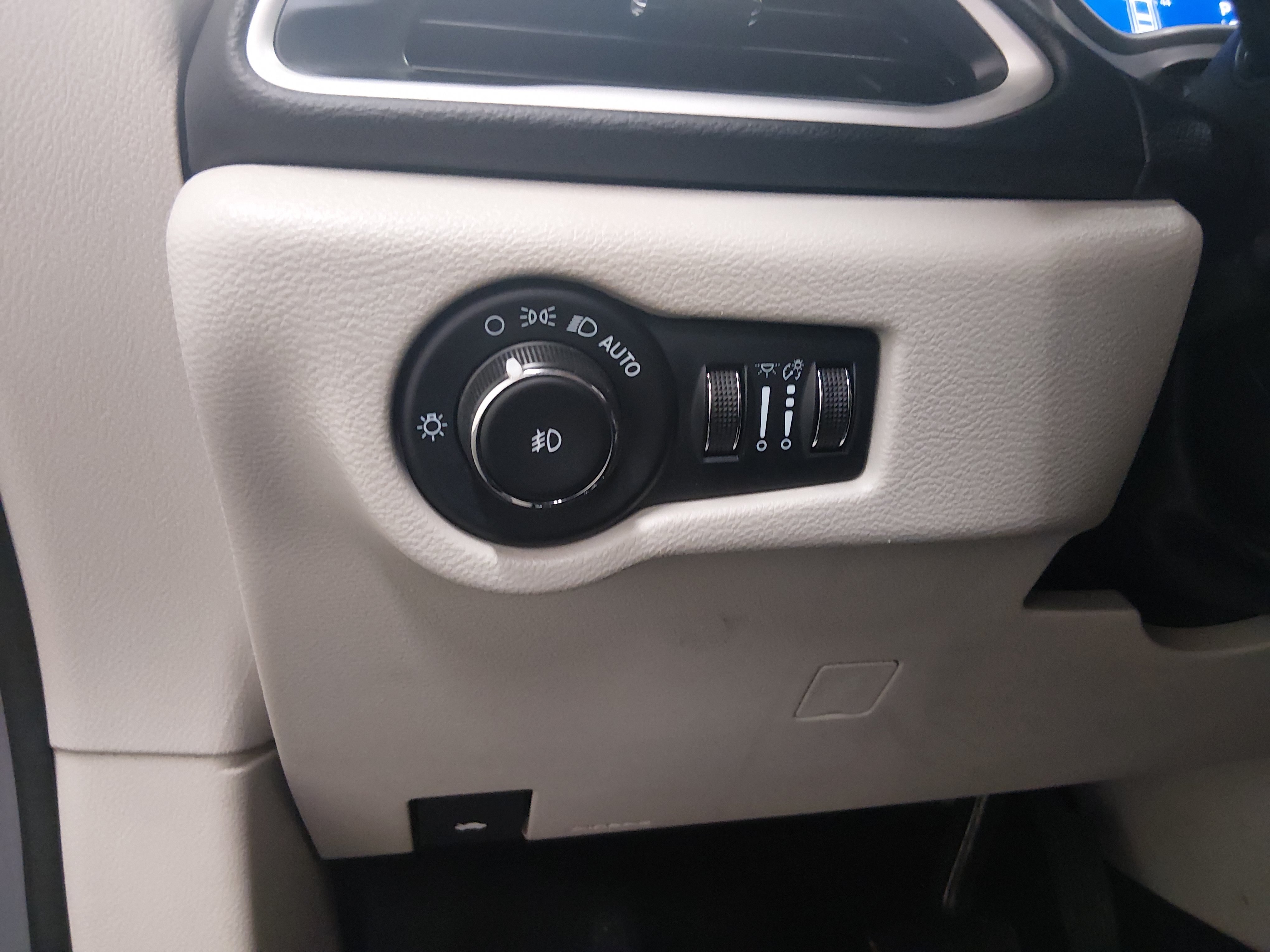 2023 Chrysler Pacifica Touring L - Photo 13