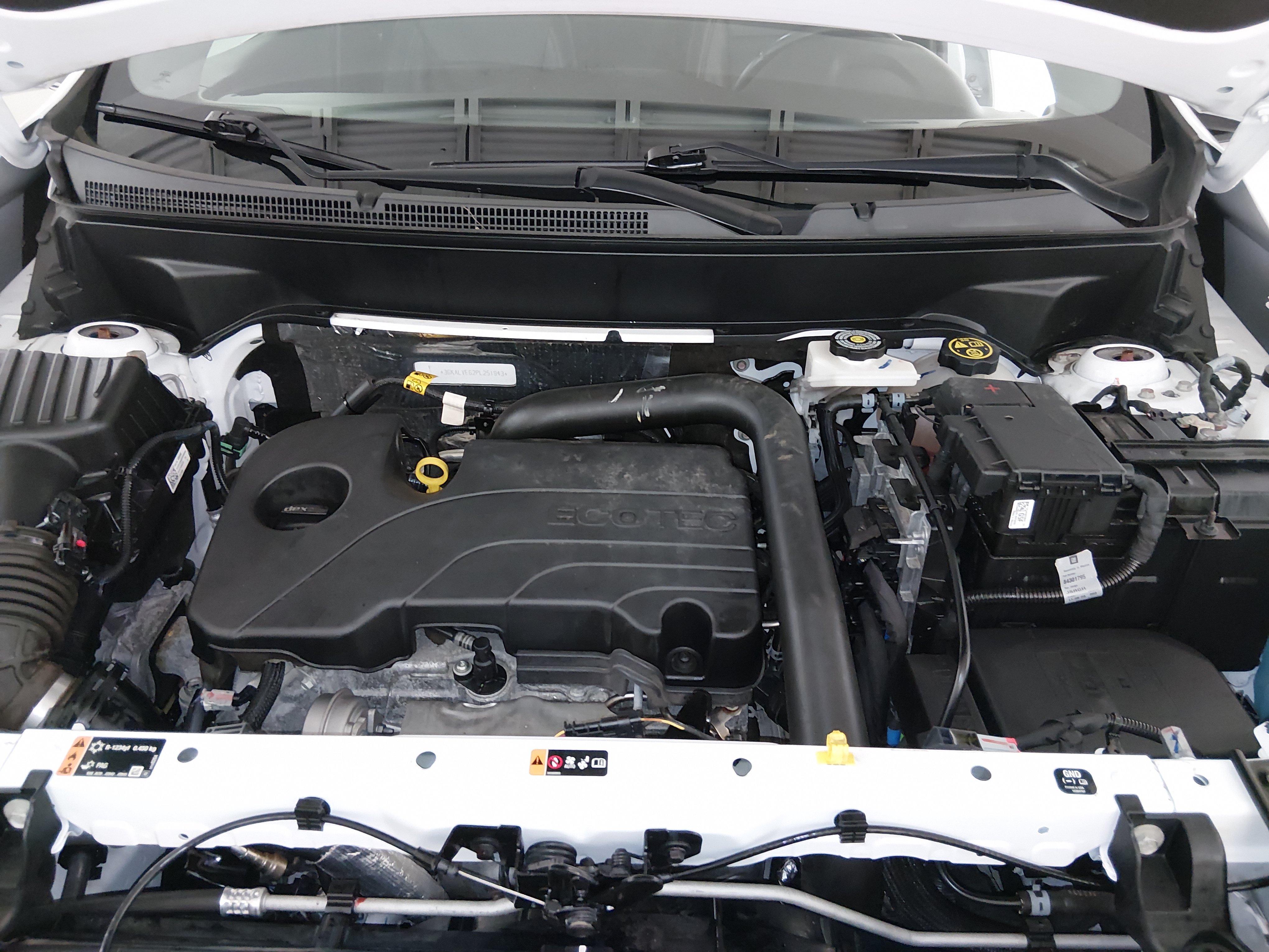 2023 GMC Terrain SLT - Photo 9