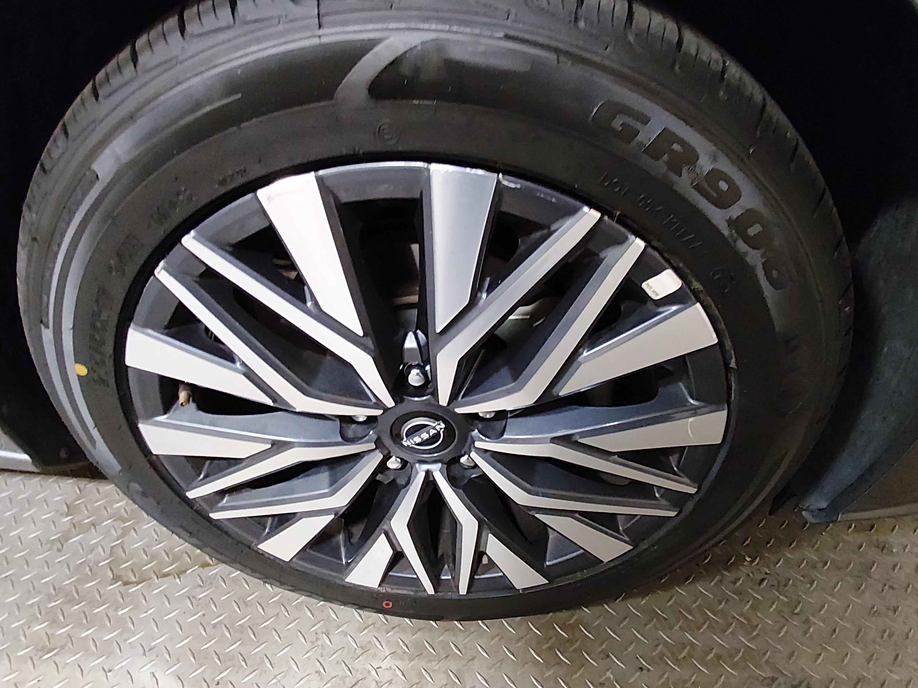 2025 Nissan Altima SV - Photo 10