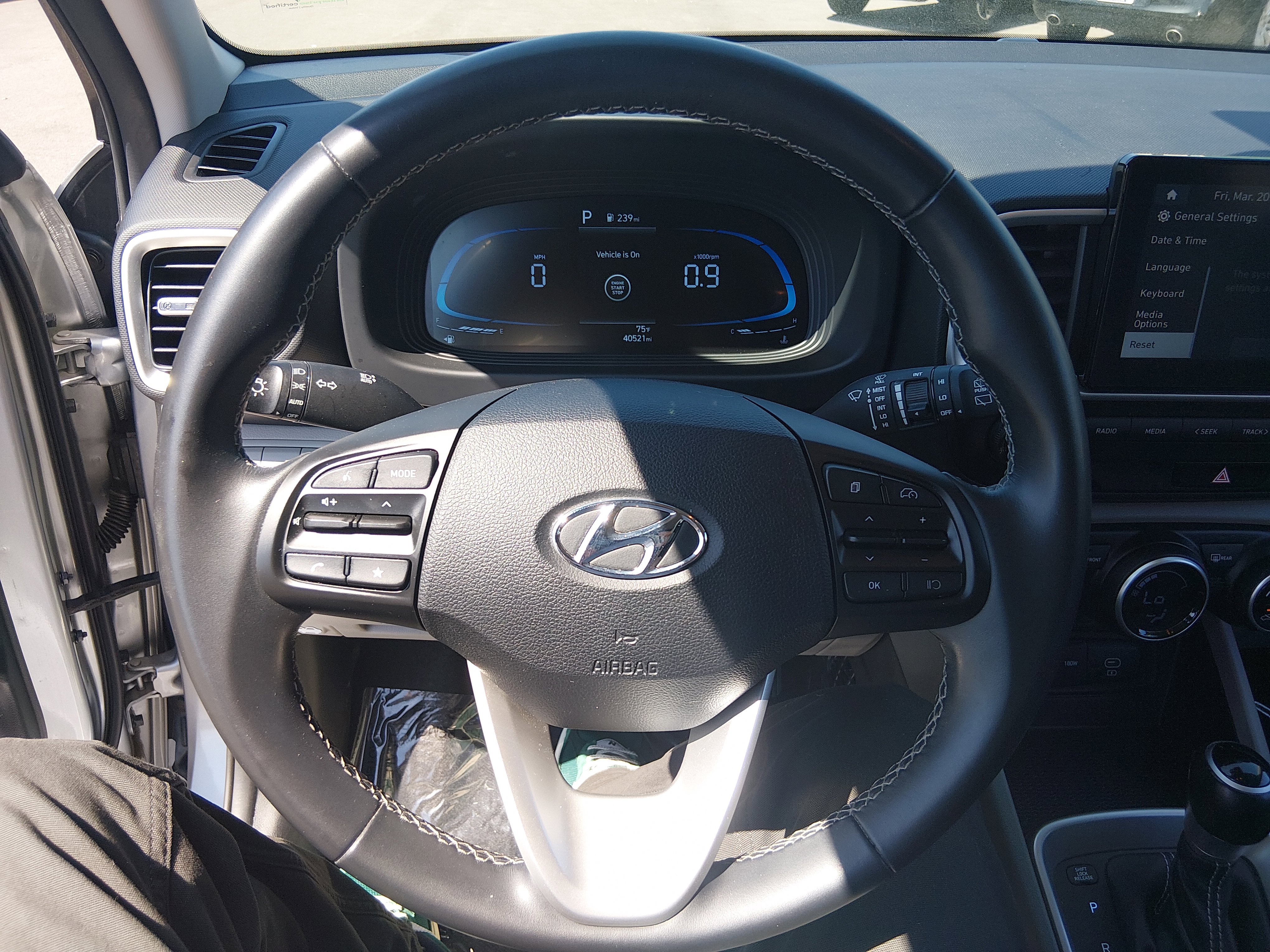 2025 Hyundai Venue SEL - Photo 12