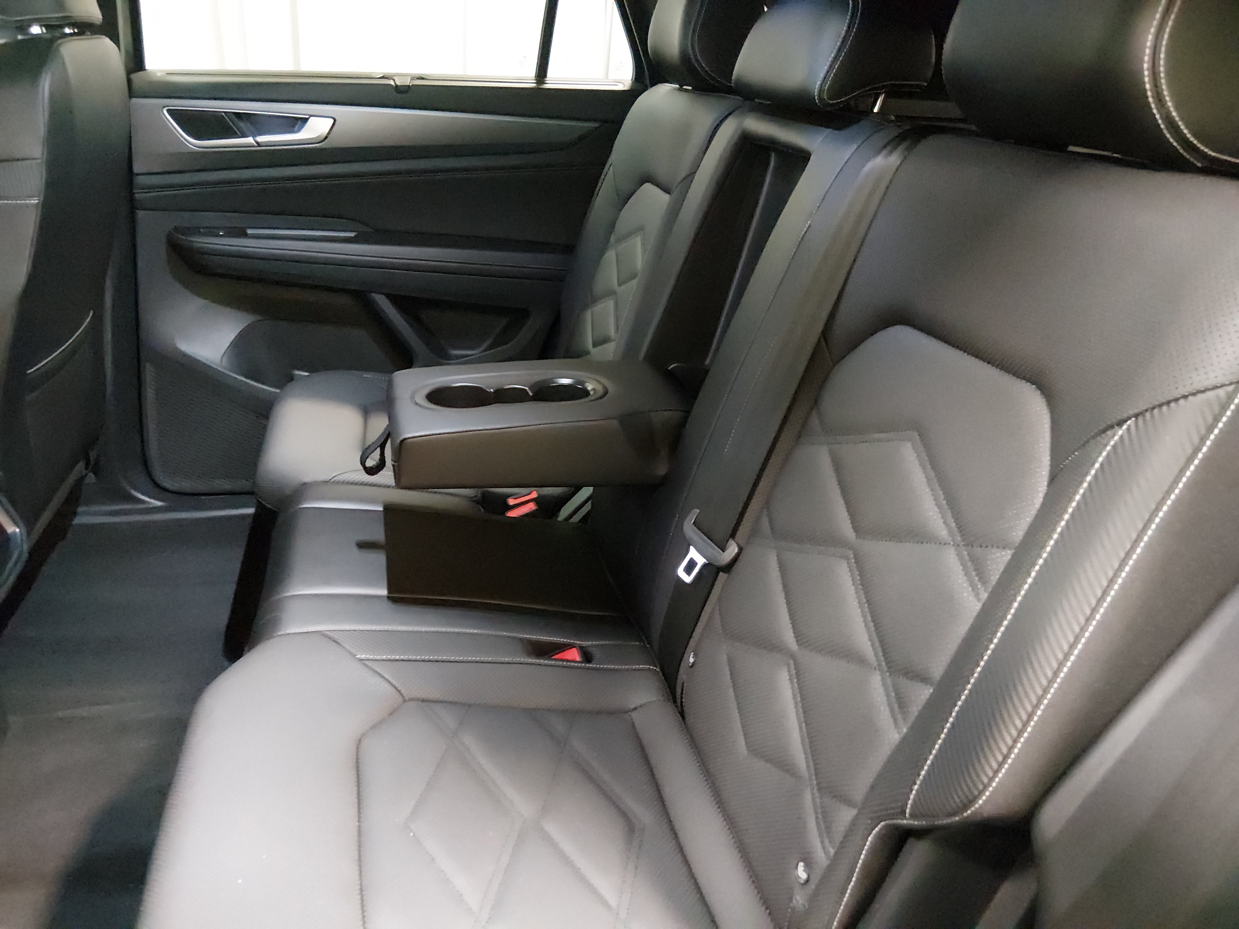 2024 Volkswagen Atlas Cross Sport SE w/Tech - Photo 26