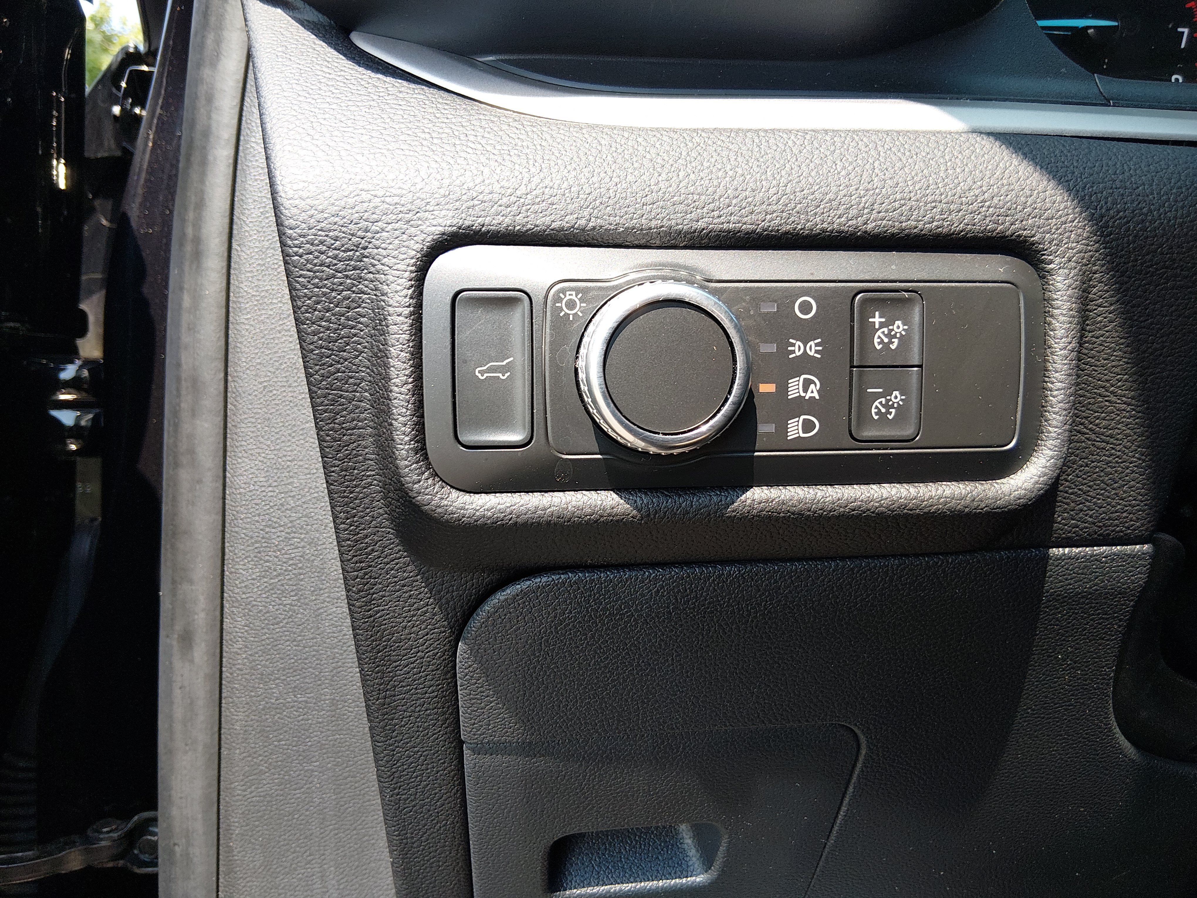 2022 Ford Explorer XLT - Photo 13