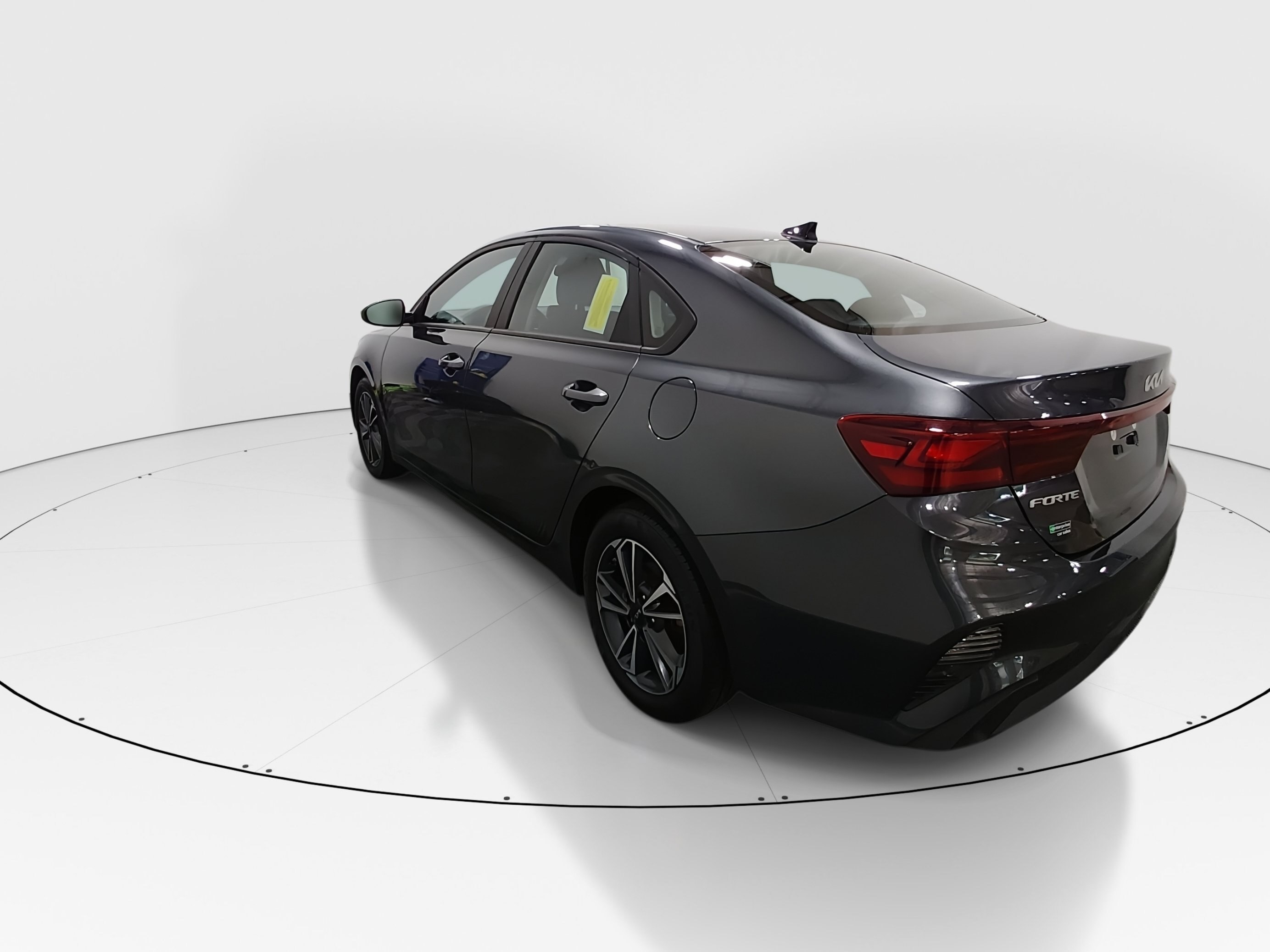 2024 Kia Forte LXS - Photo 5