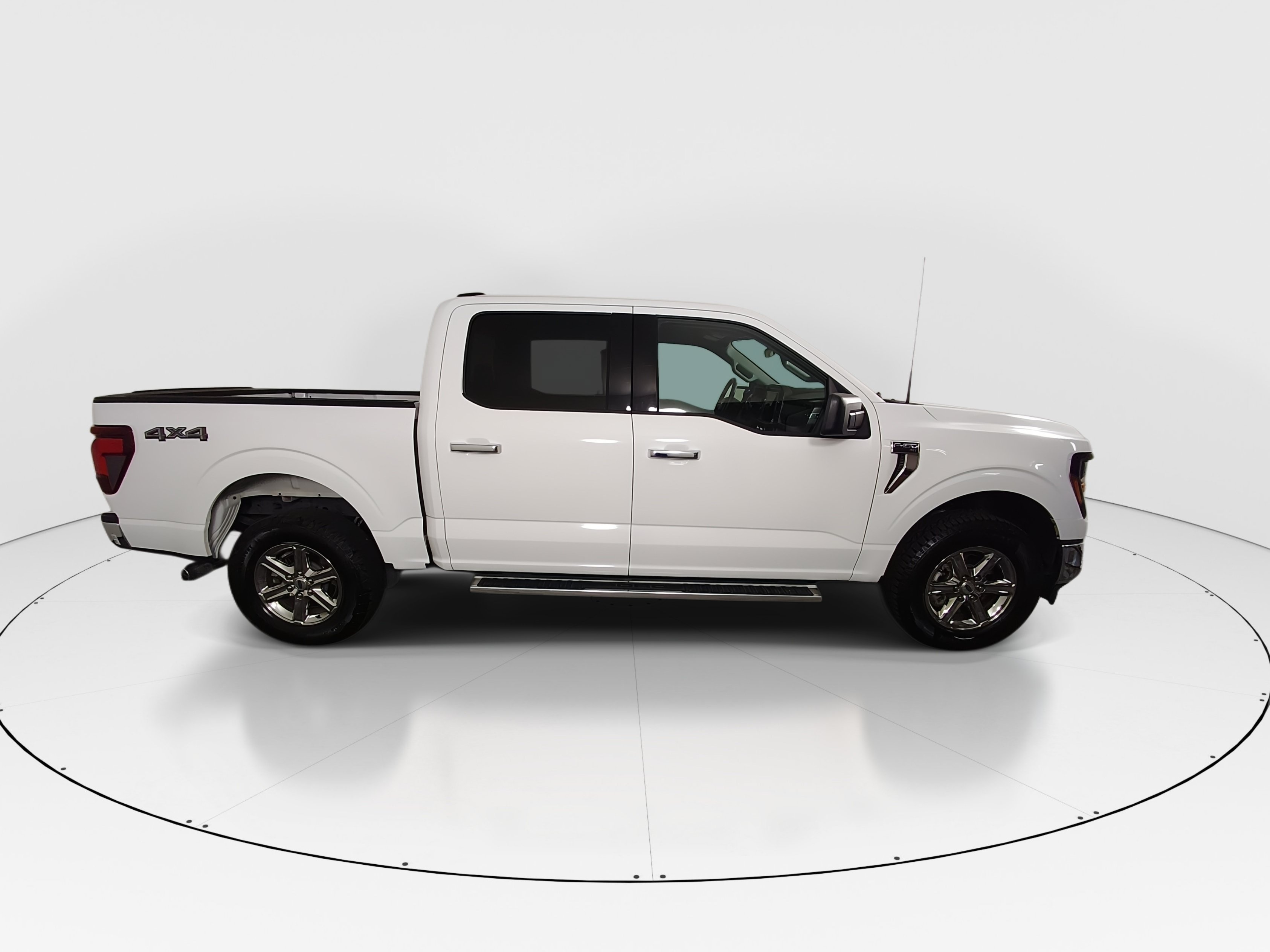 2025 Ford F-150 XLT - Photo 8