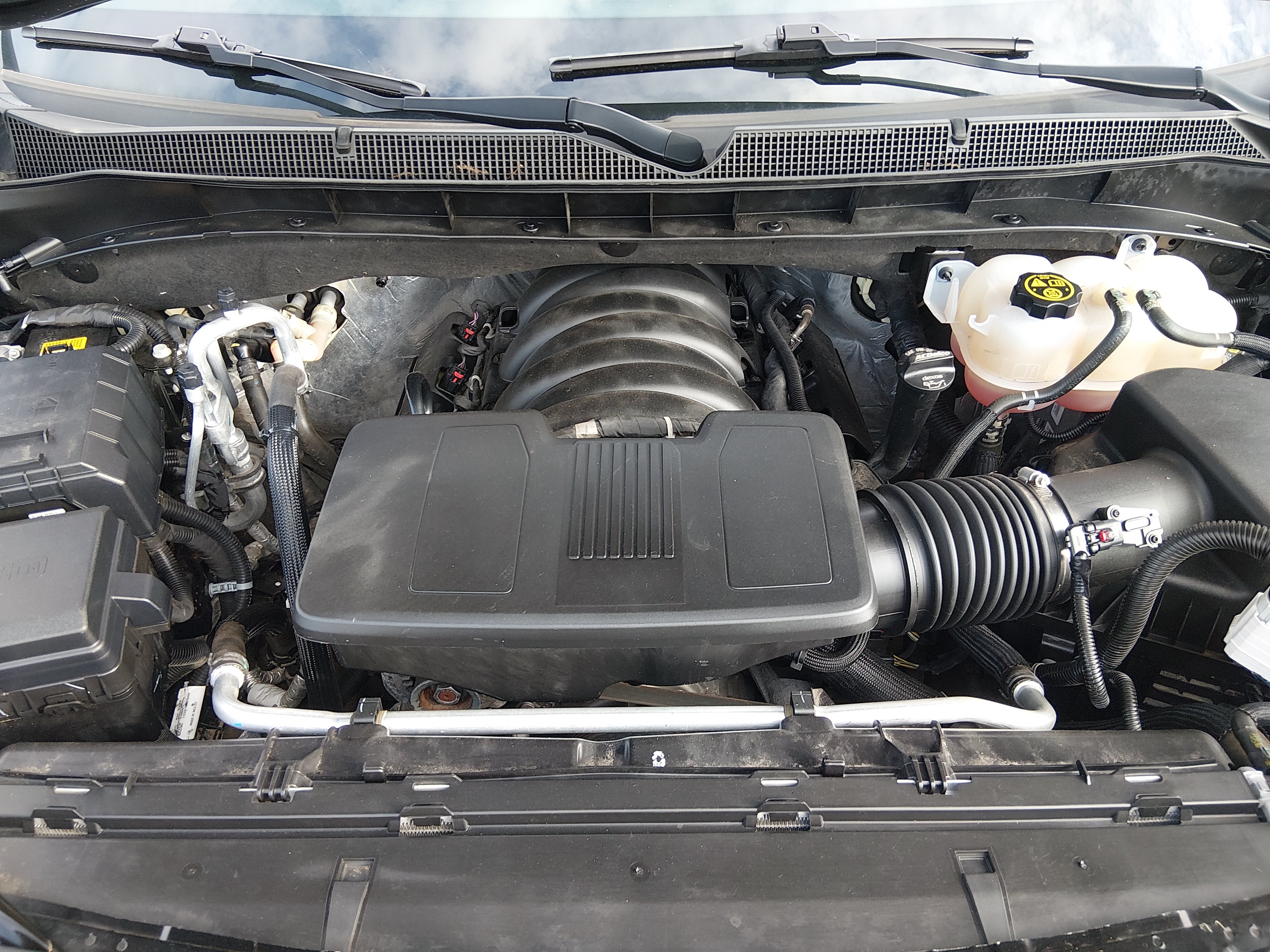 2024 Chevrolet Suburban RST - Photo 9