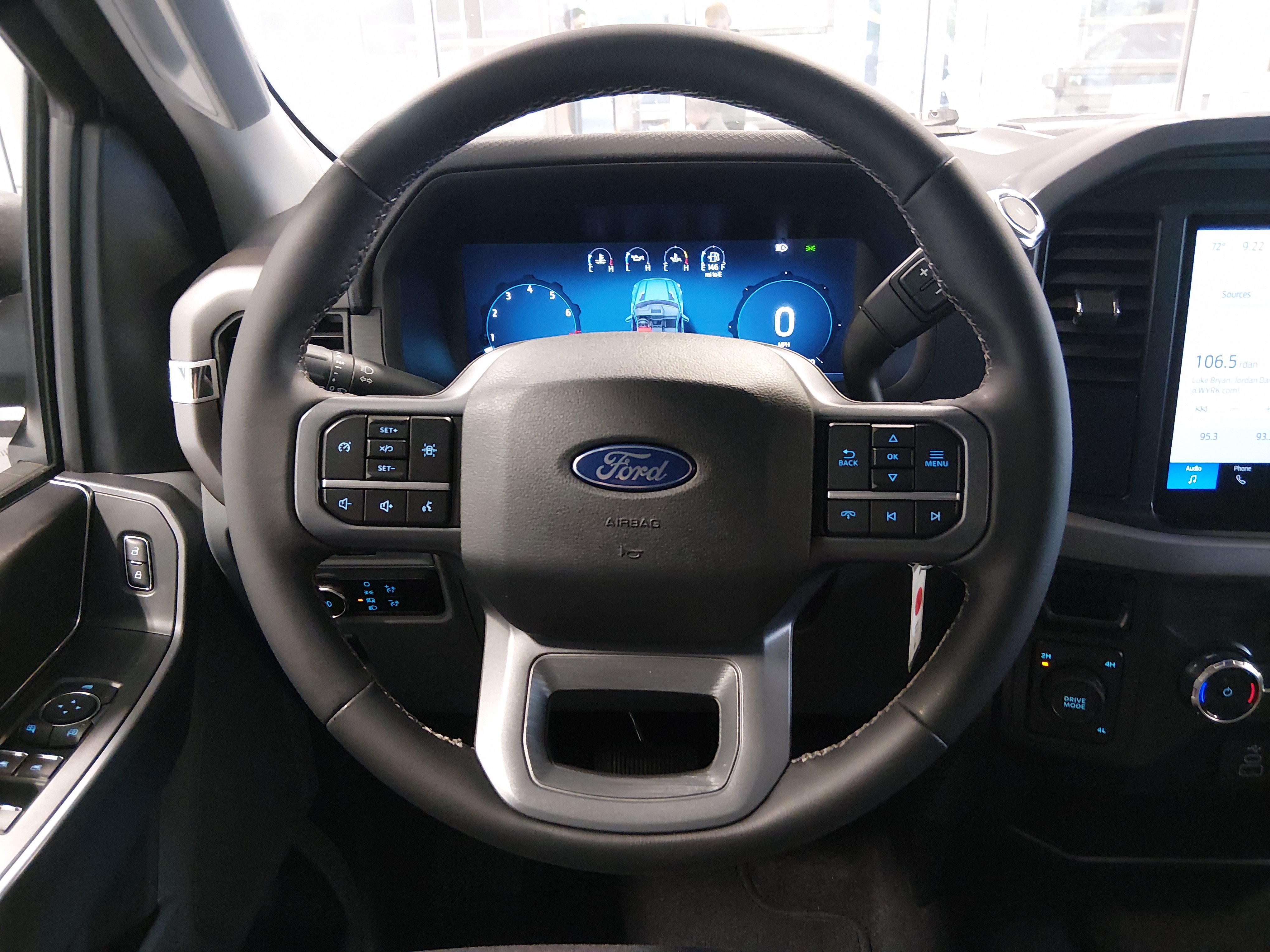 2025 Ford F-150 XLT - Photo 12