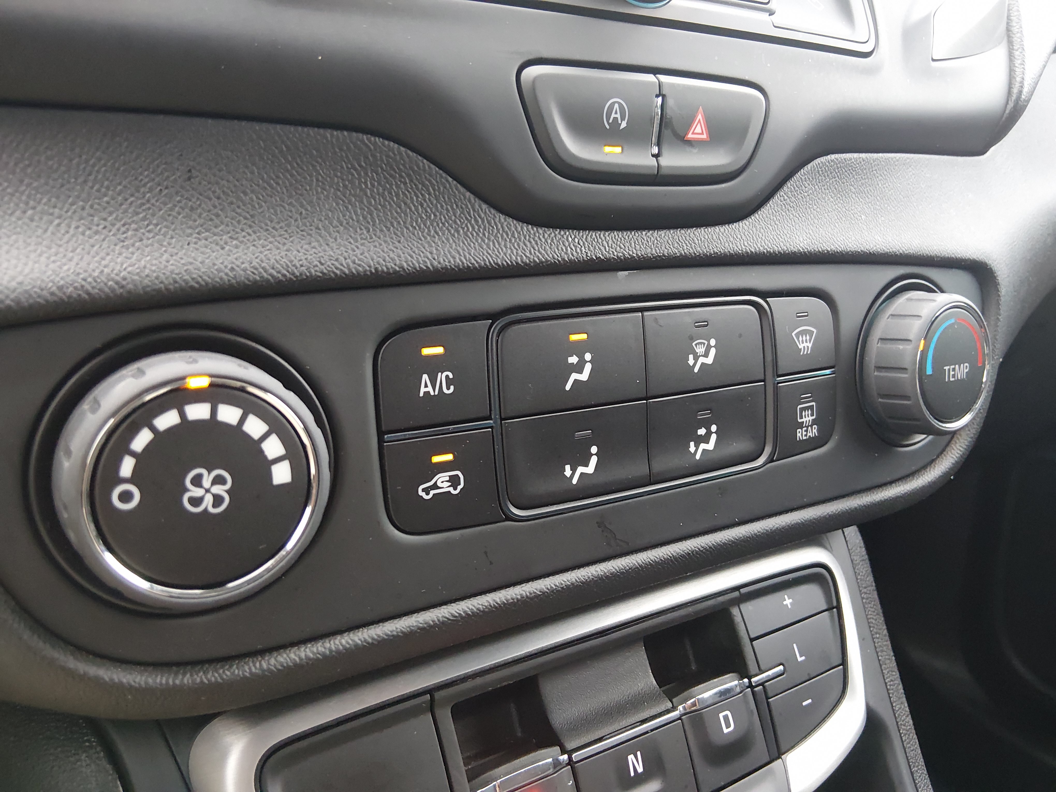 2024 GMC Terrain SLE - Photo 17