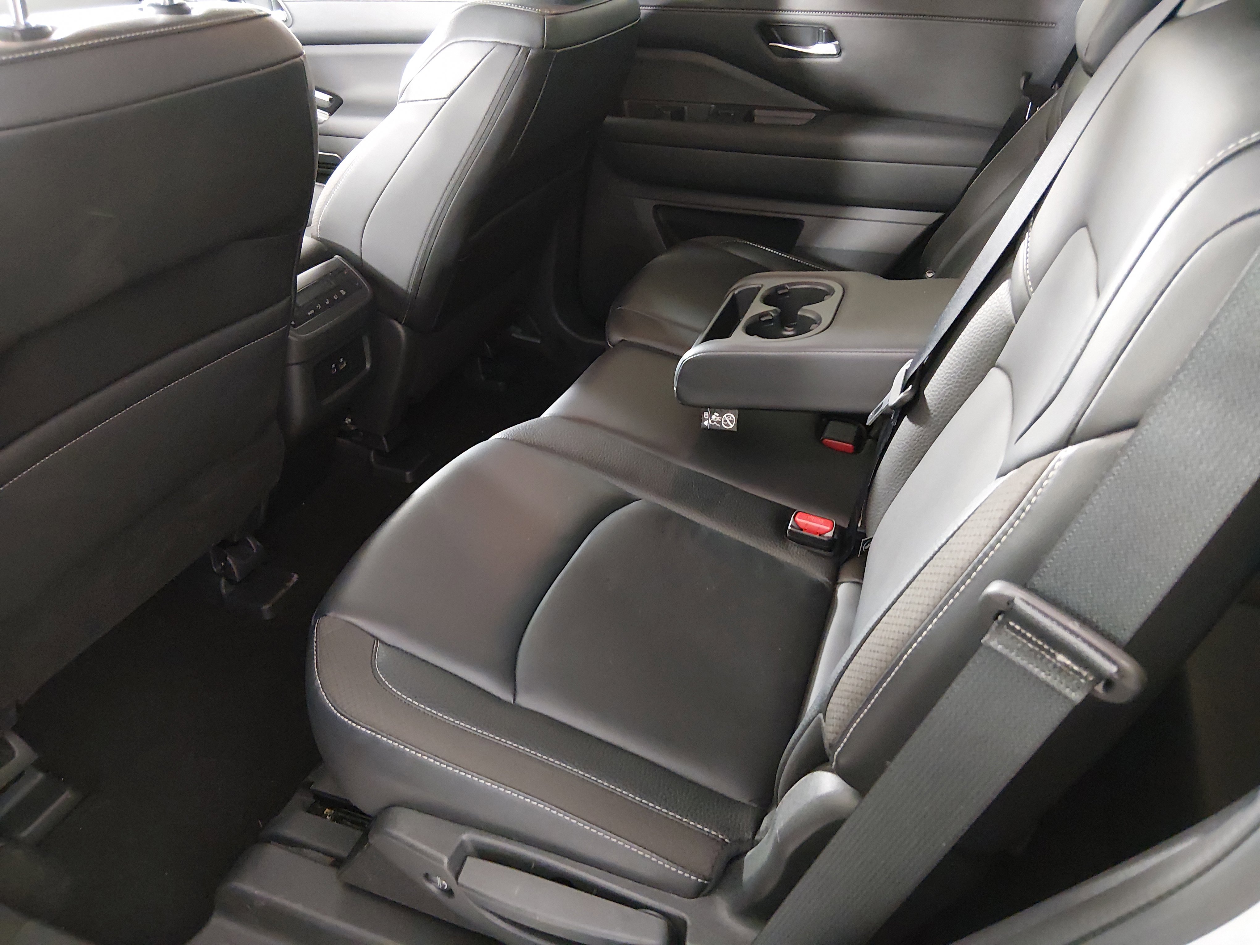 2025 Nissan Pathfinder SL - Photo 22