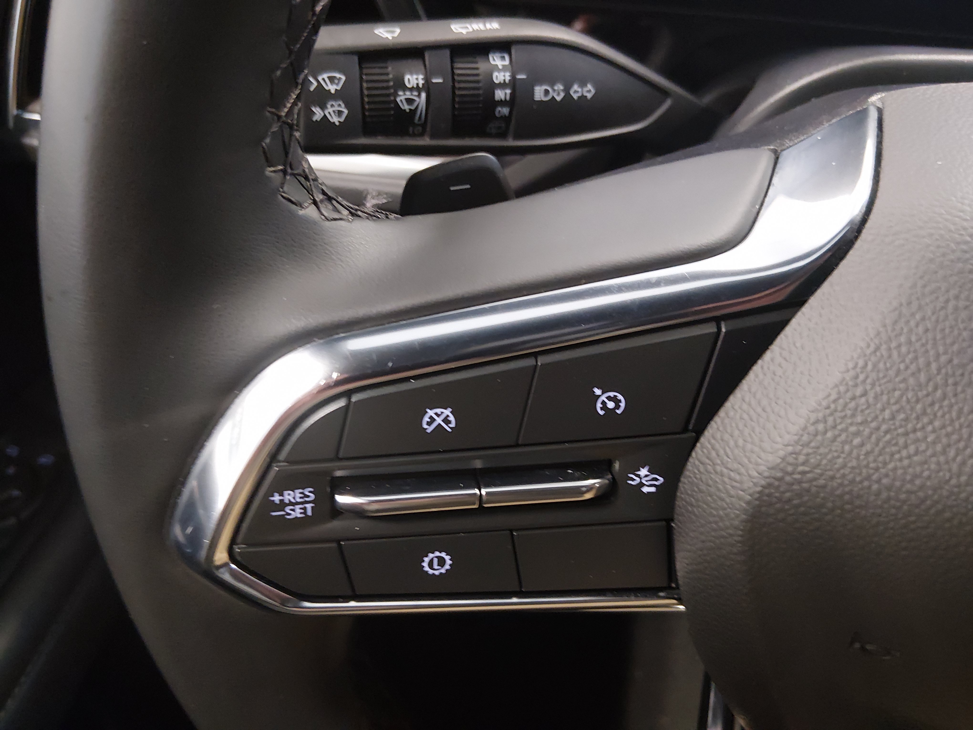 2025 Chevrolet Suburban Z71 - Photo 23