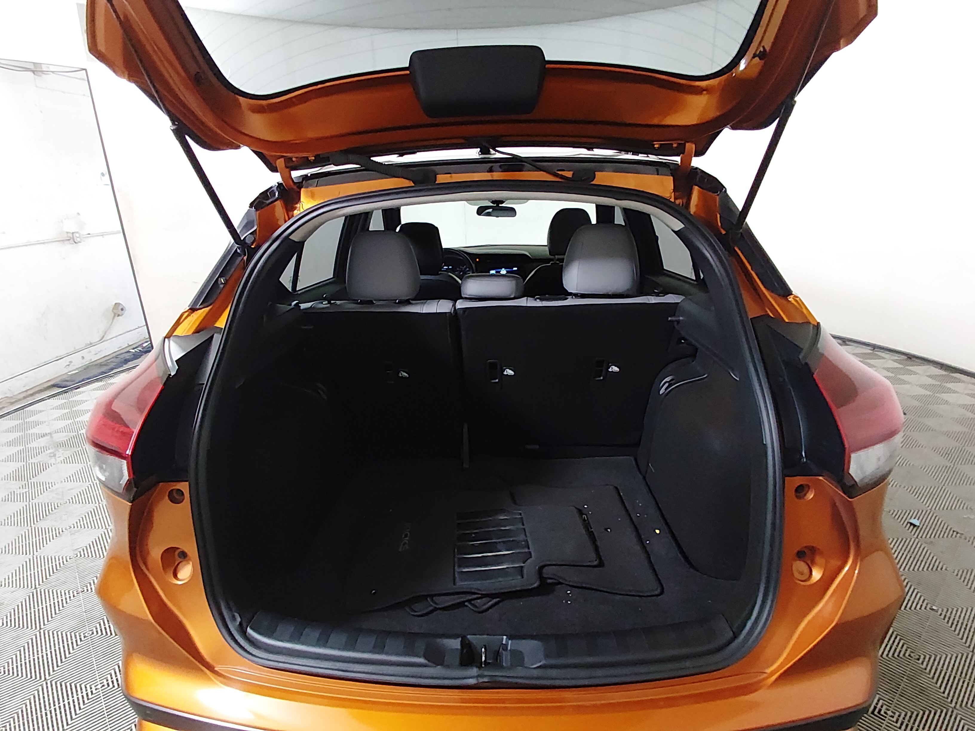 2023 Nissan Kicks SR - Photo 11