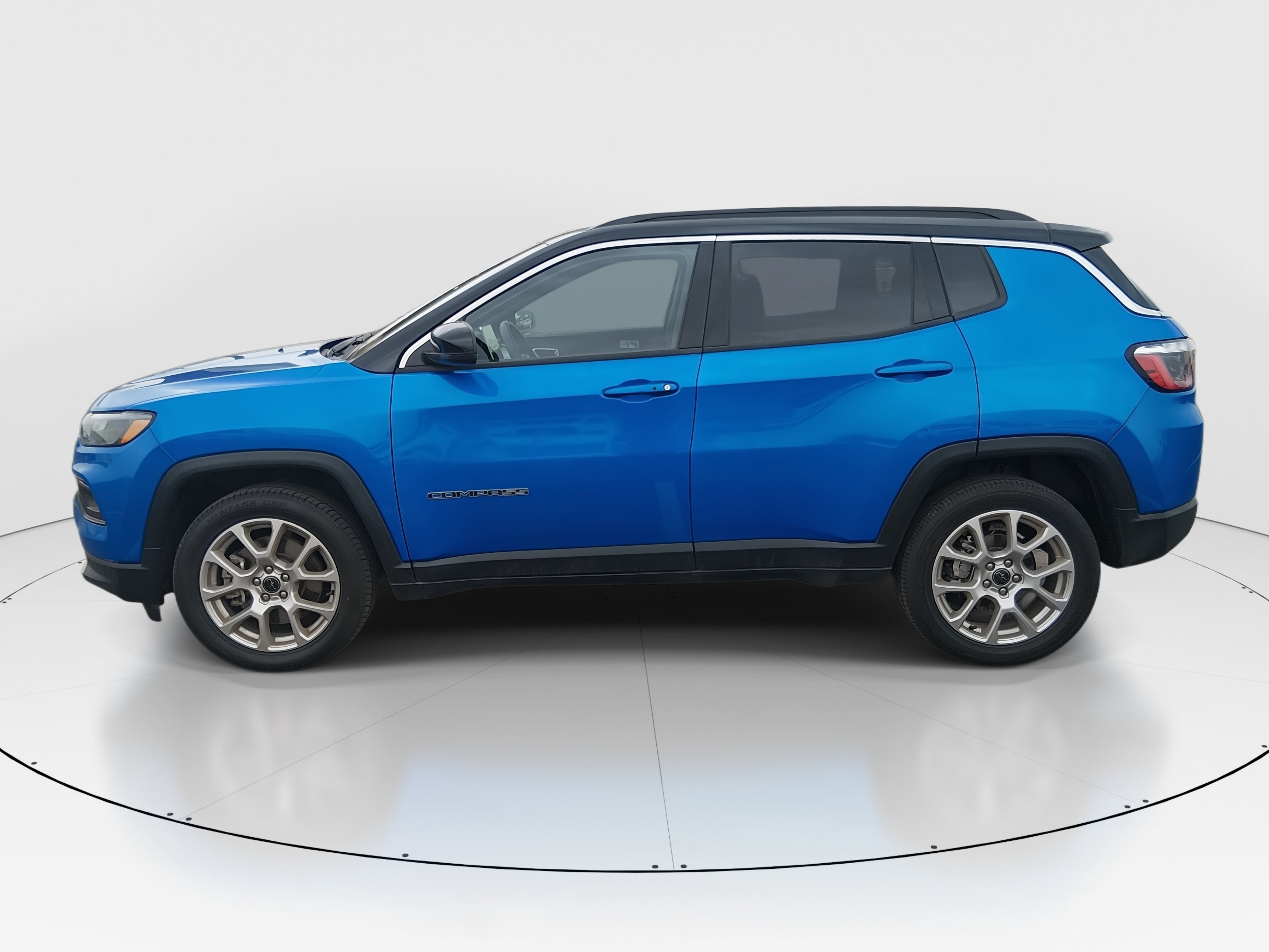 2025 Jeep Compass Limited - Photo 4