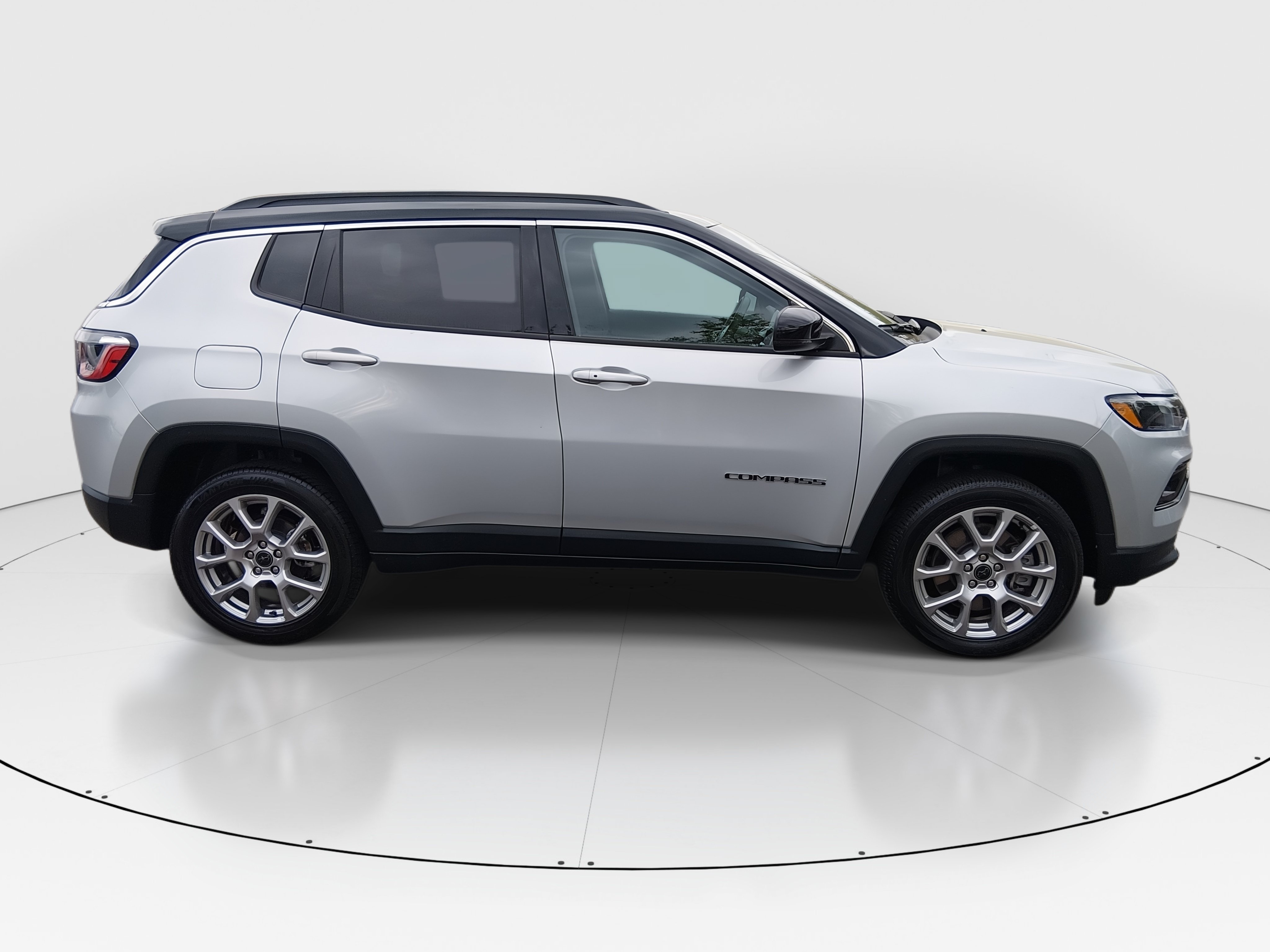 2025 Jeep Compass Limited - Photo 8