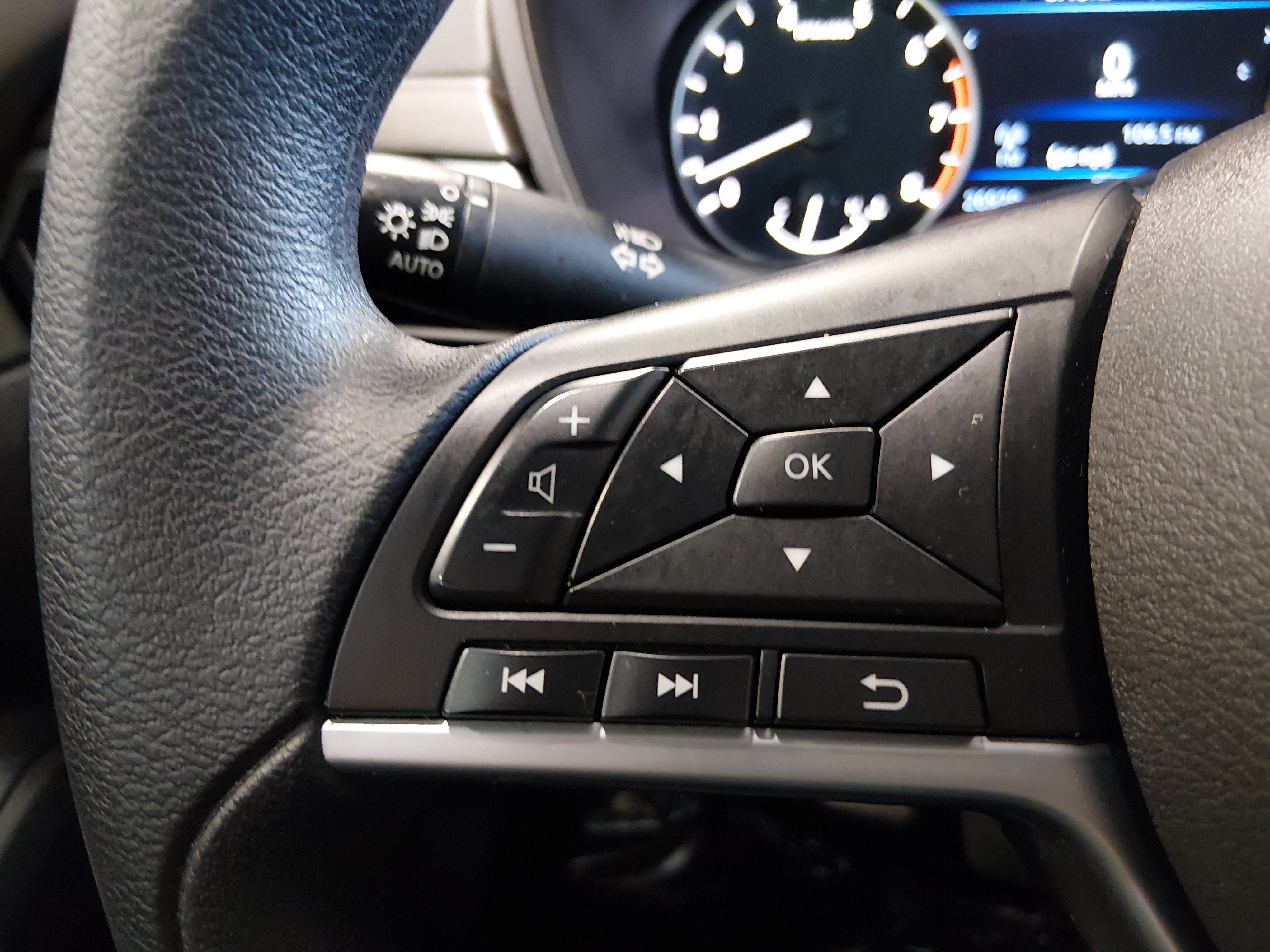 2025 Nissan Altima SV - Photo 22
