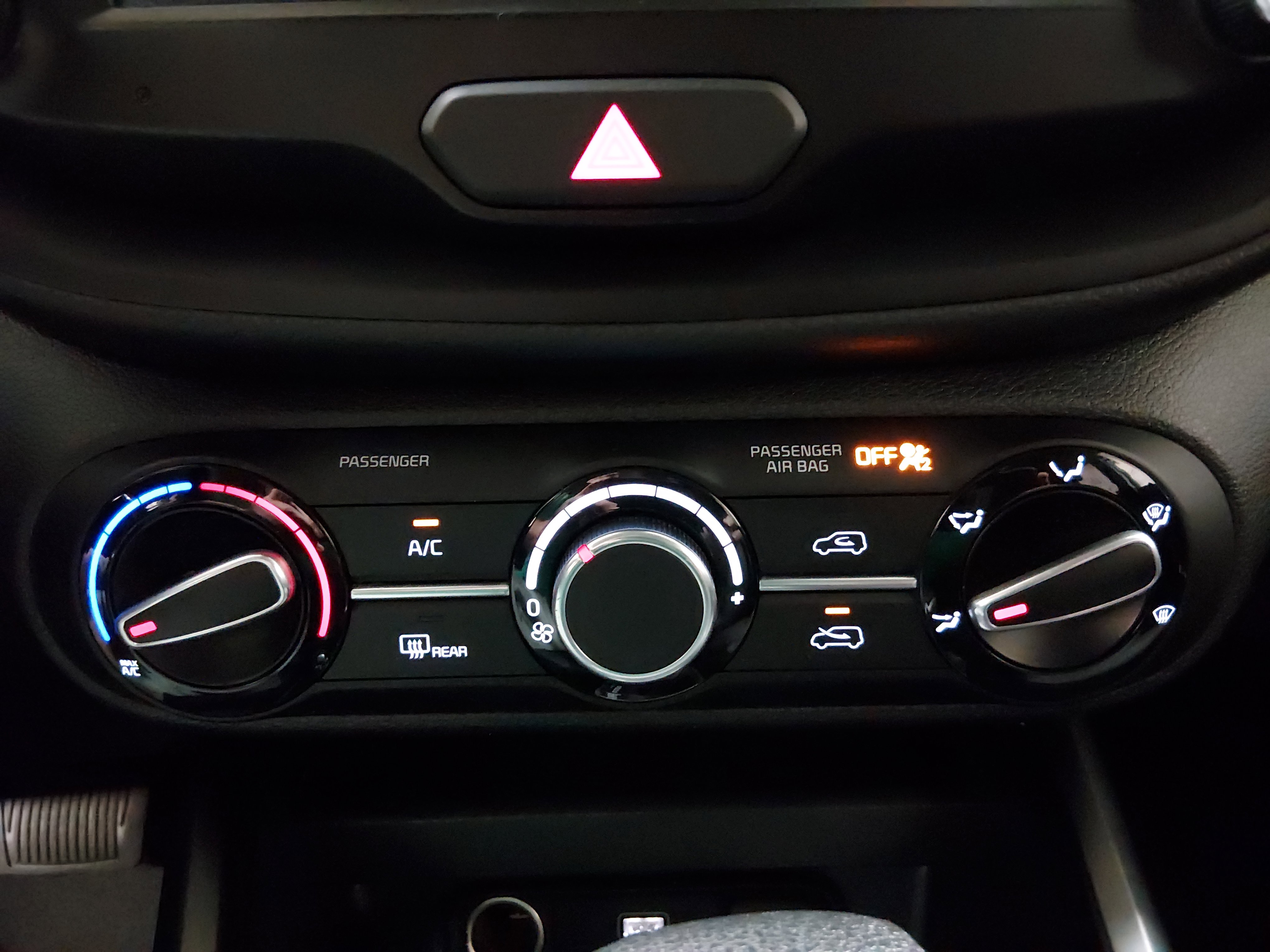 2024 Kia Soul LX - Photo 22