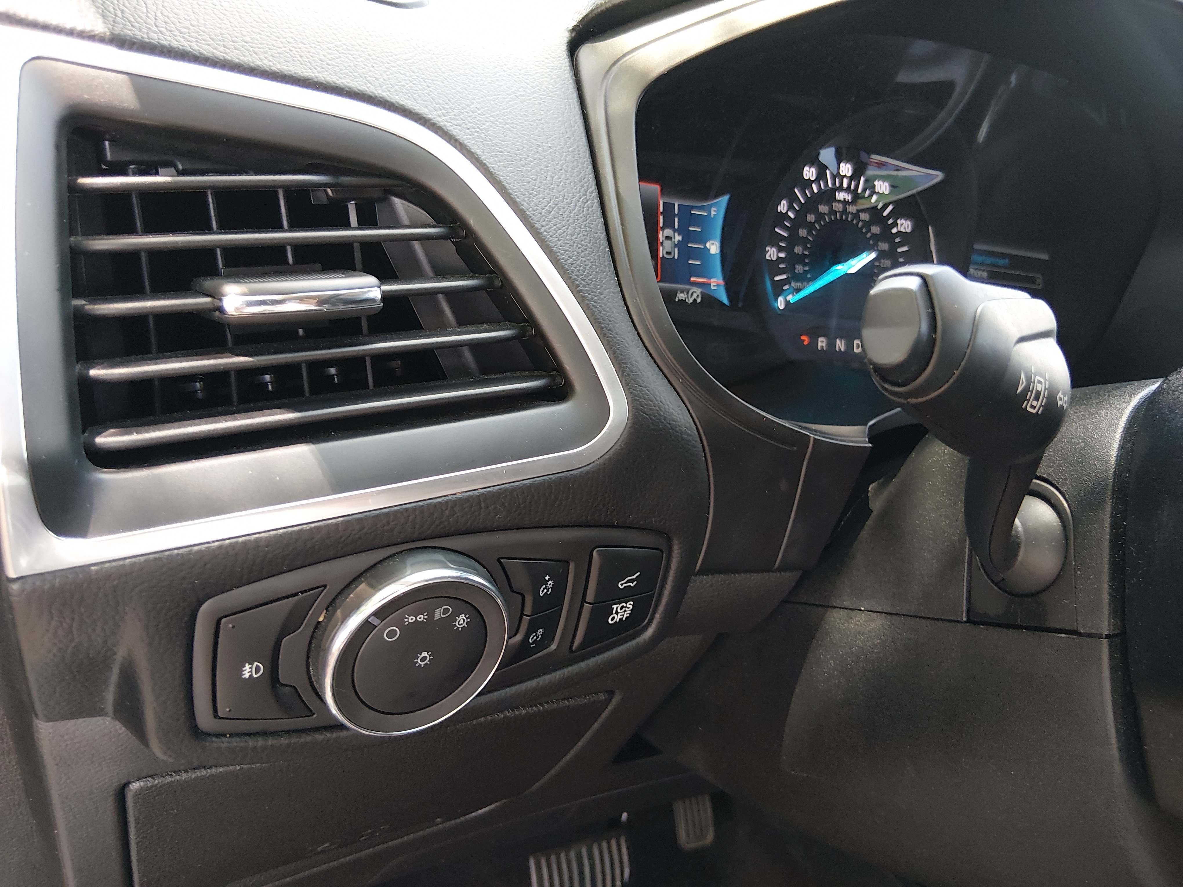 2024 Ford Edge Titanium - Photo 13