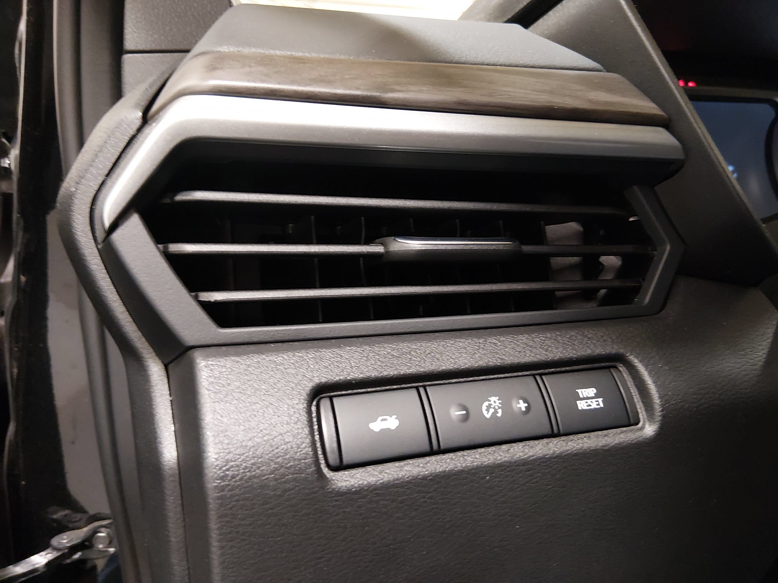 2025 Nissan Altima SV - Photo 13
