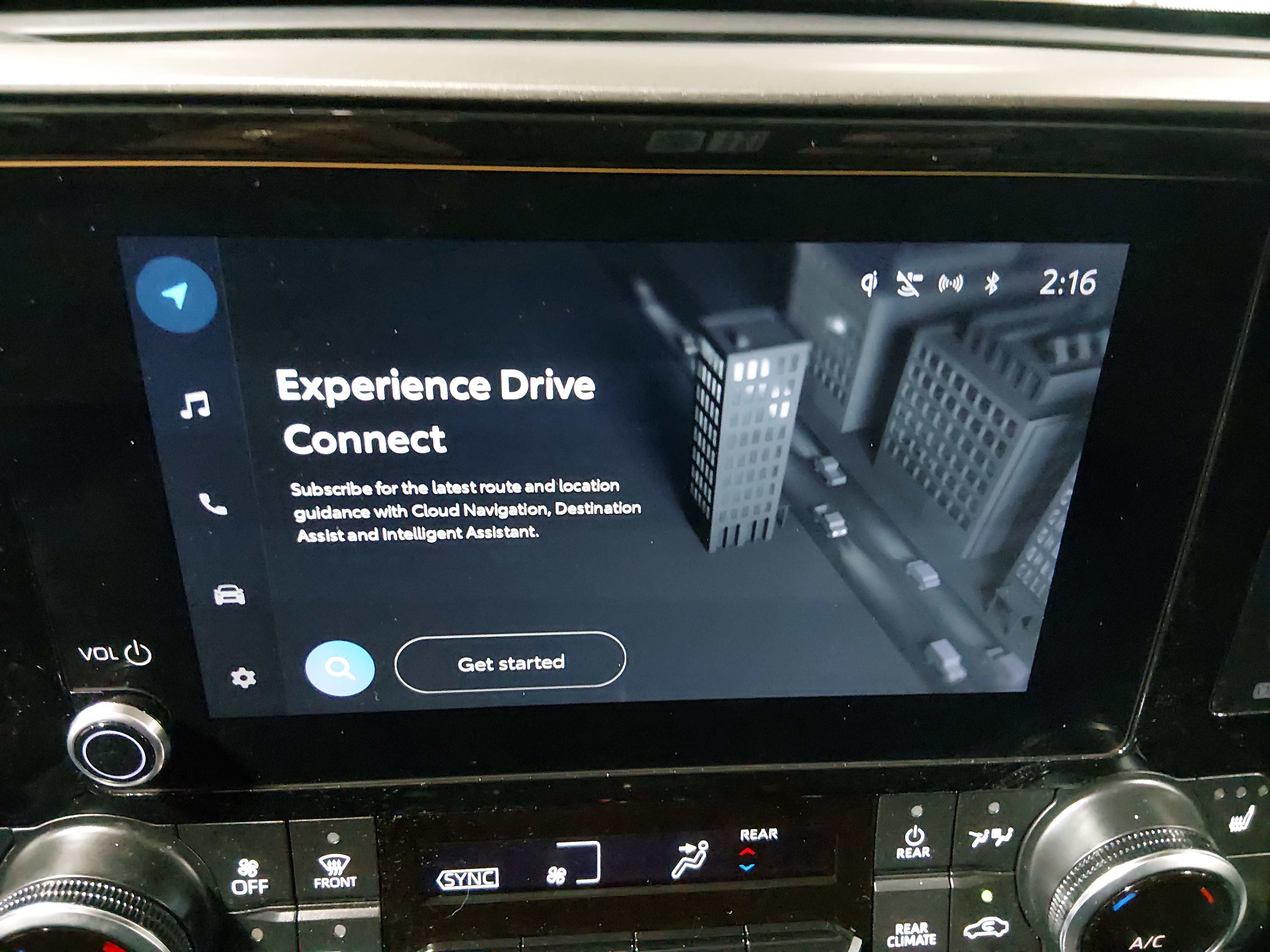 2025 Toyota Highlander XLE - Photo 17