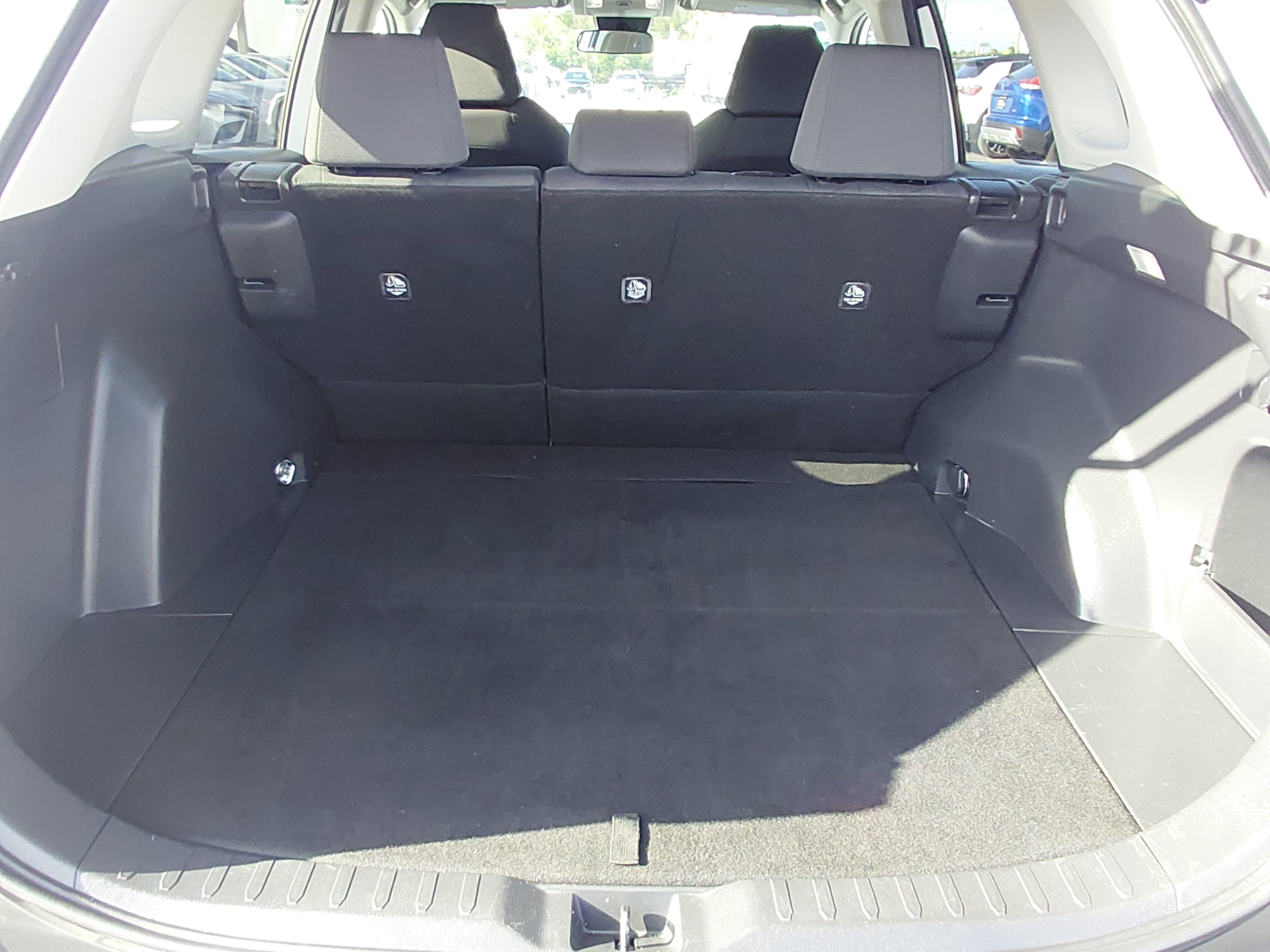 2024 Toyota RAV4 XLE - Photo 11