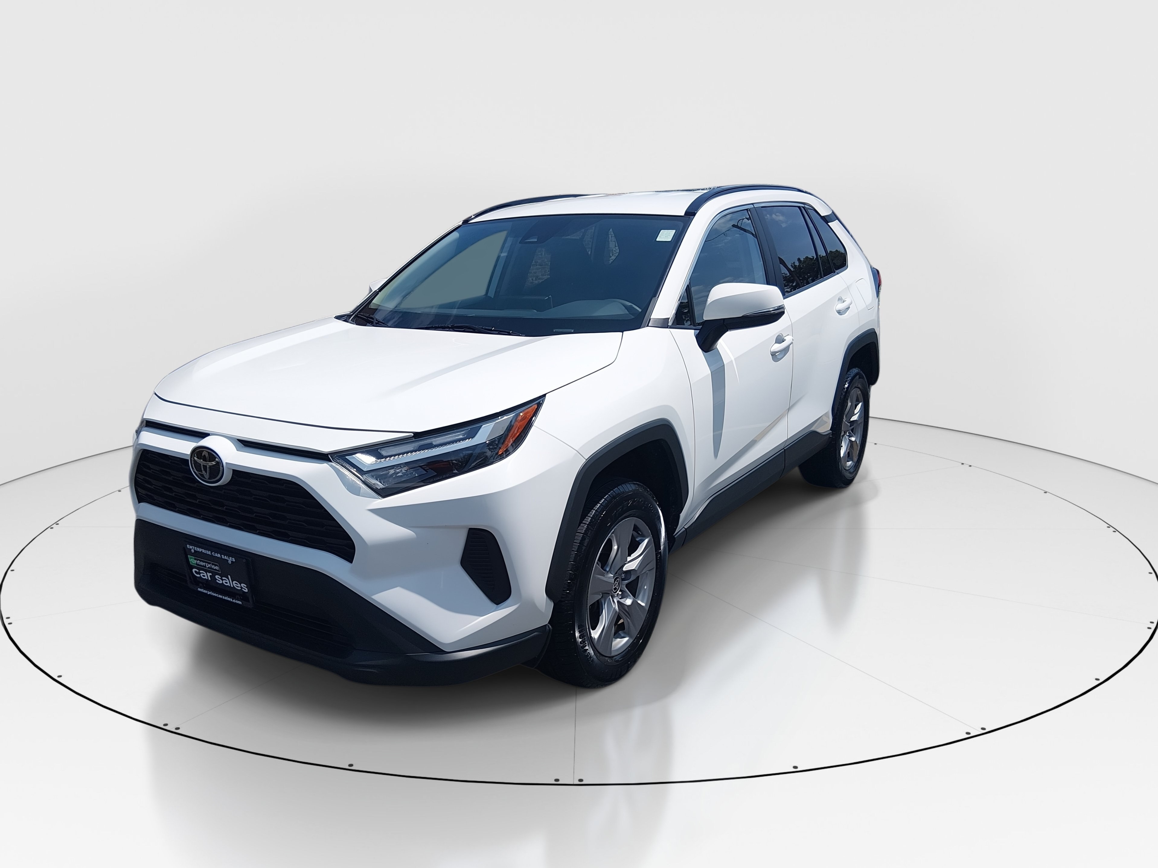 2024 Toyota RAV4 XLE - Photo 3